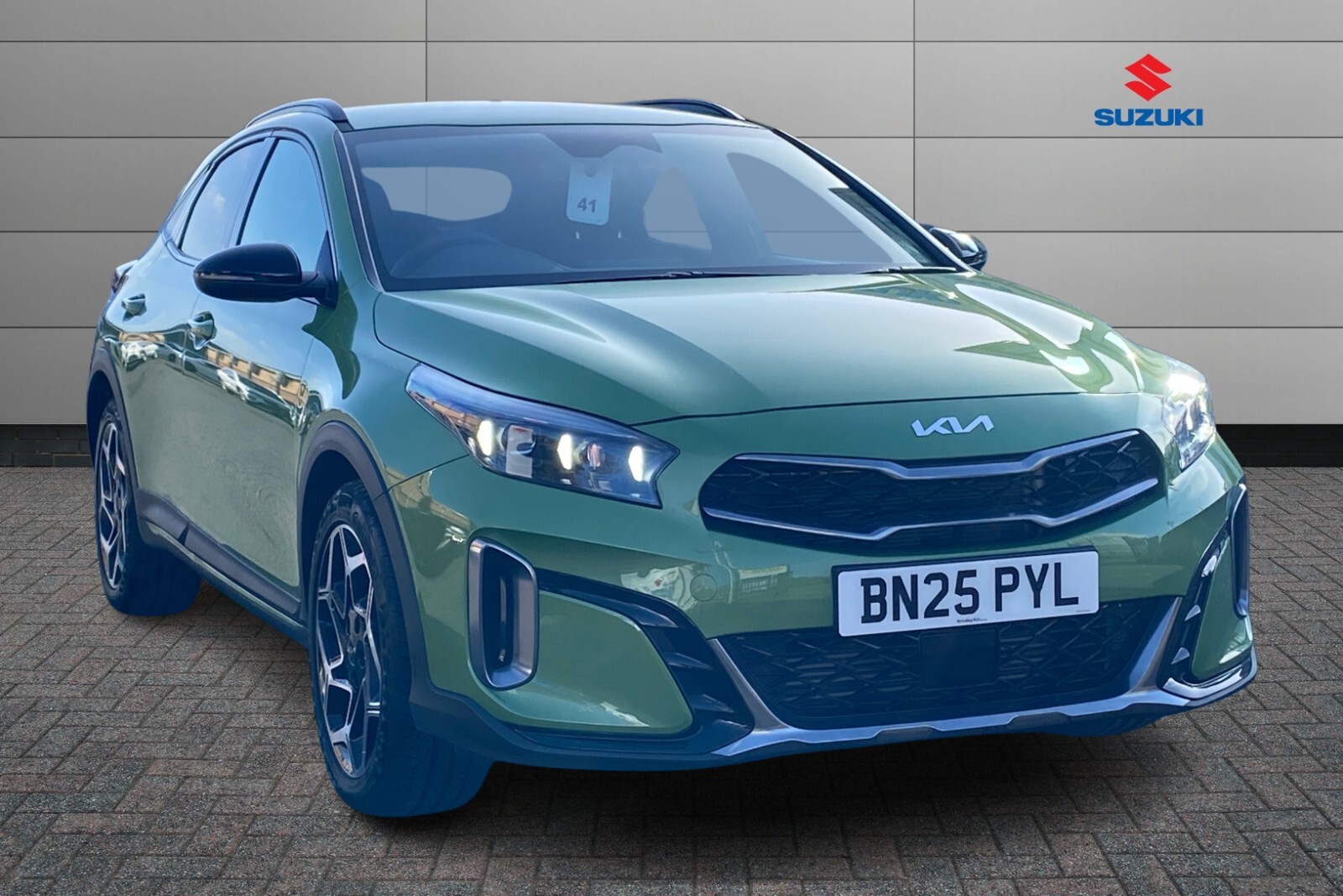Main listing image - Kia XCeed