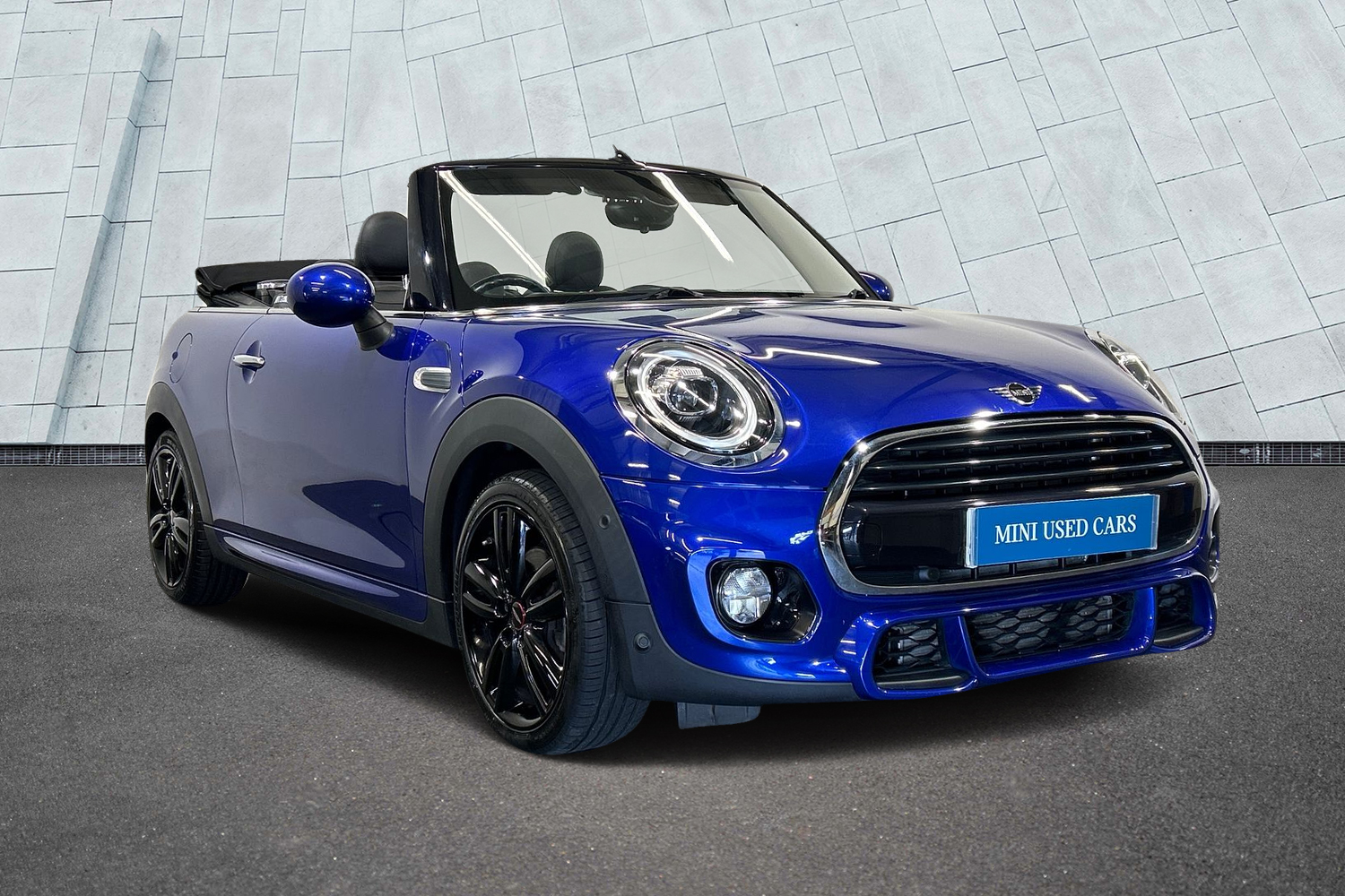 Main listing image - MINI Convertible