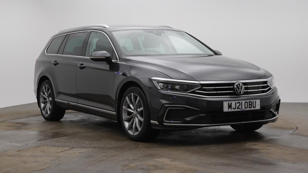 Main listing image - Volkswagen Passat GTE