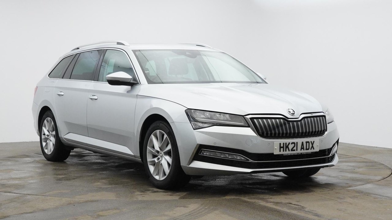 Main listing image - Skoda Superb Estate