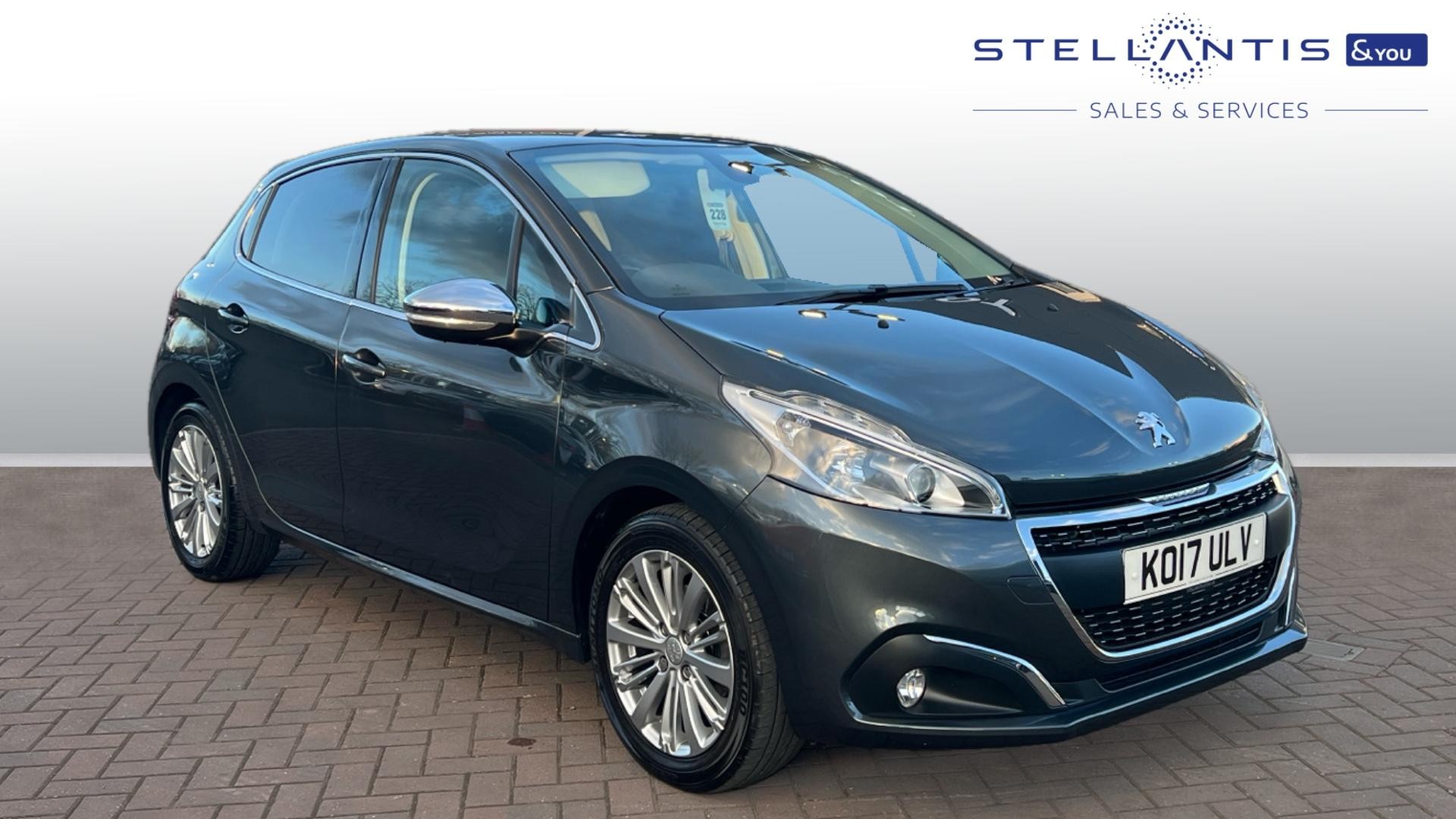 Main listing image - Peugeot 208