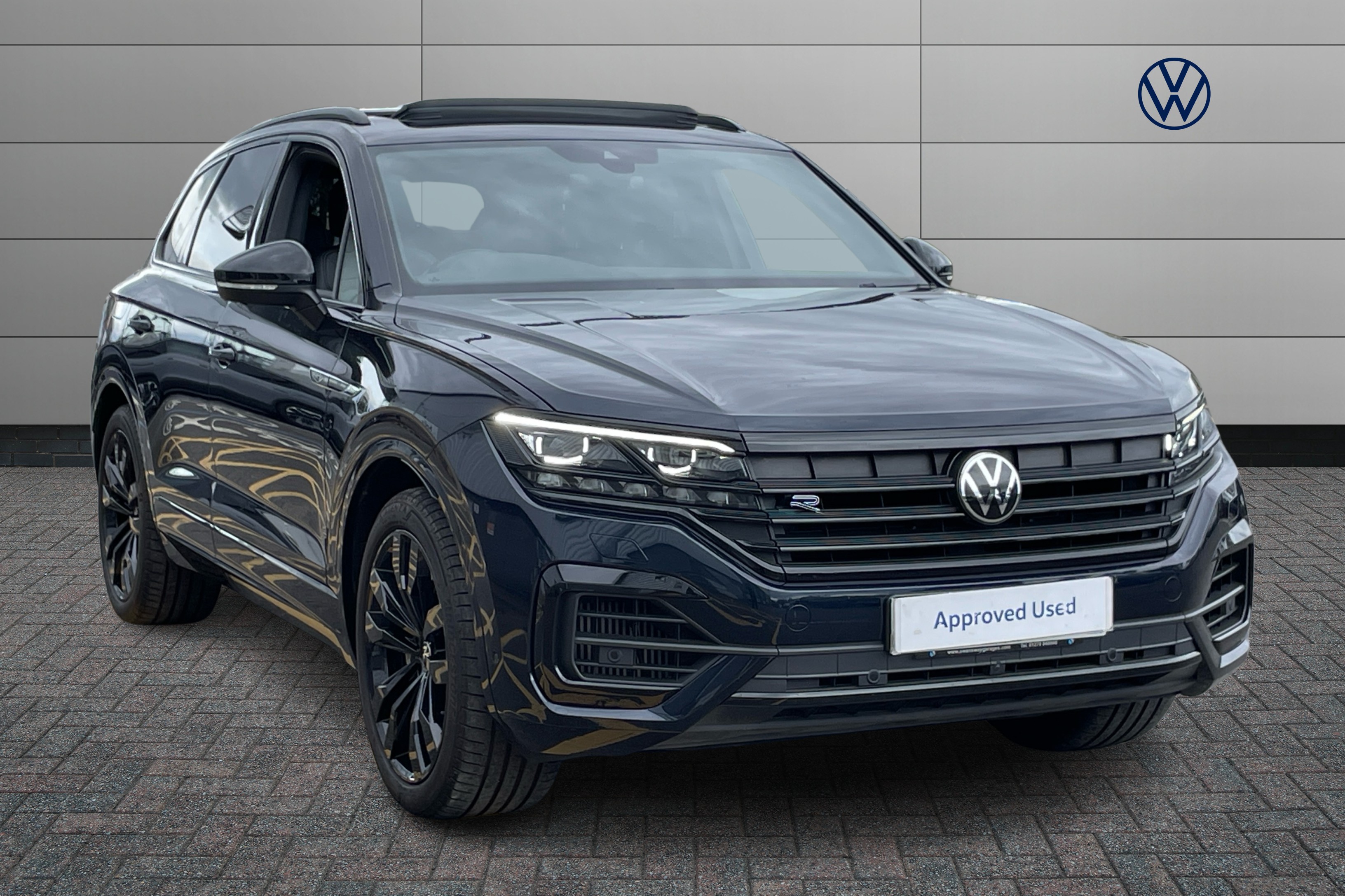Main listing image - Volkswagen Touareg