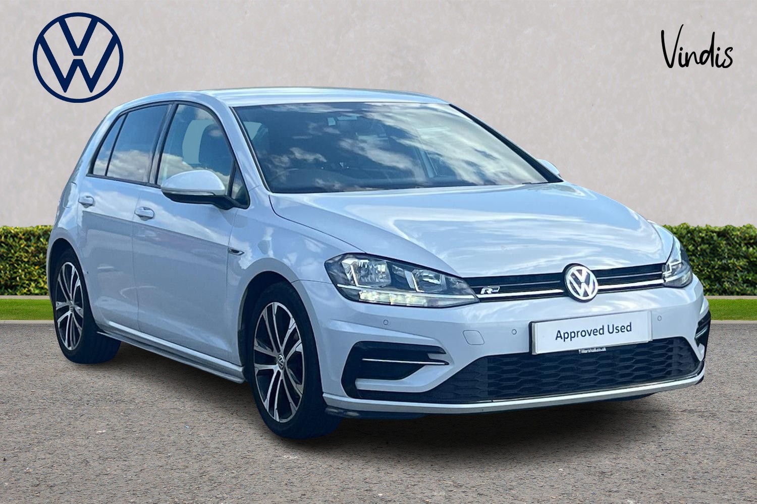 Main listing image - Volkswagen Golf