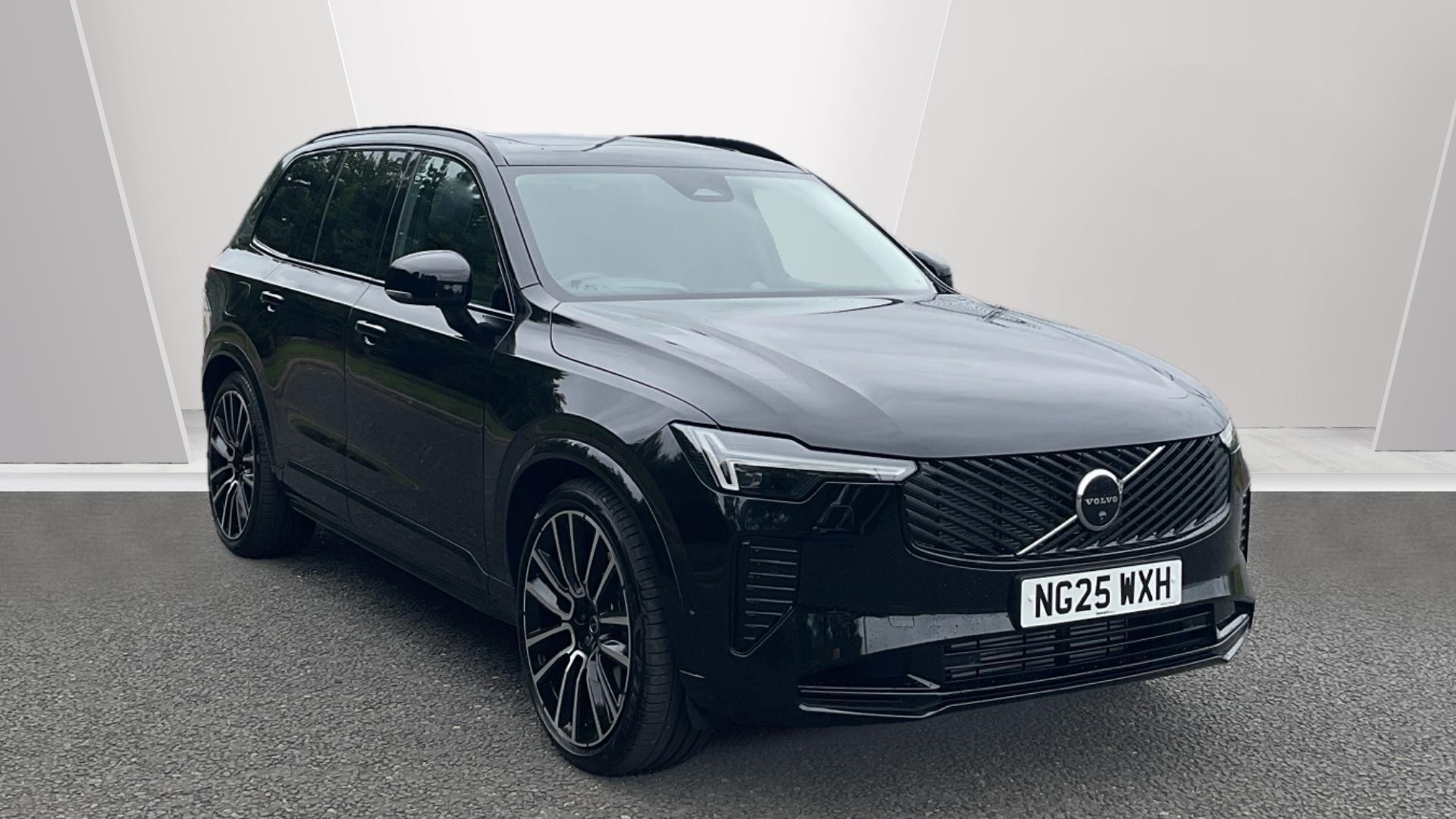 Main listing image - Volvo XC90