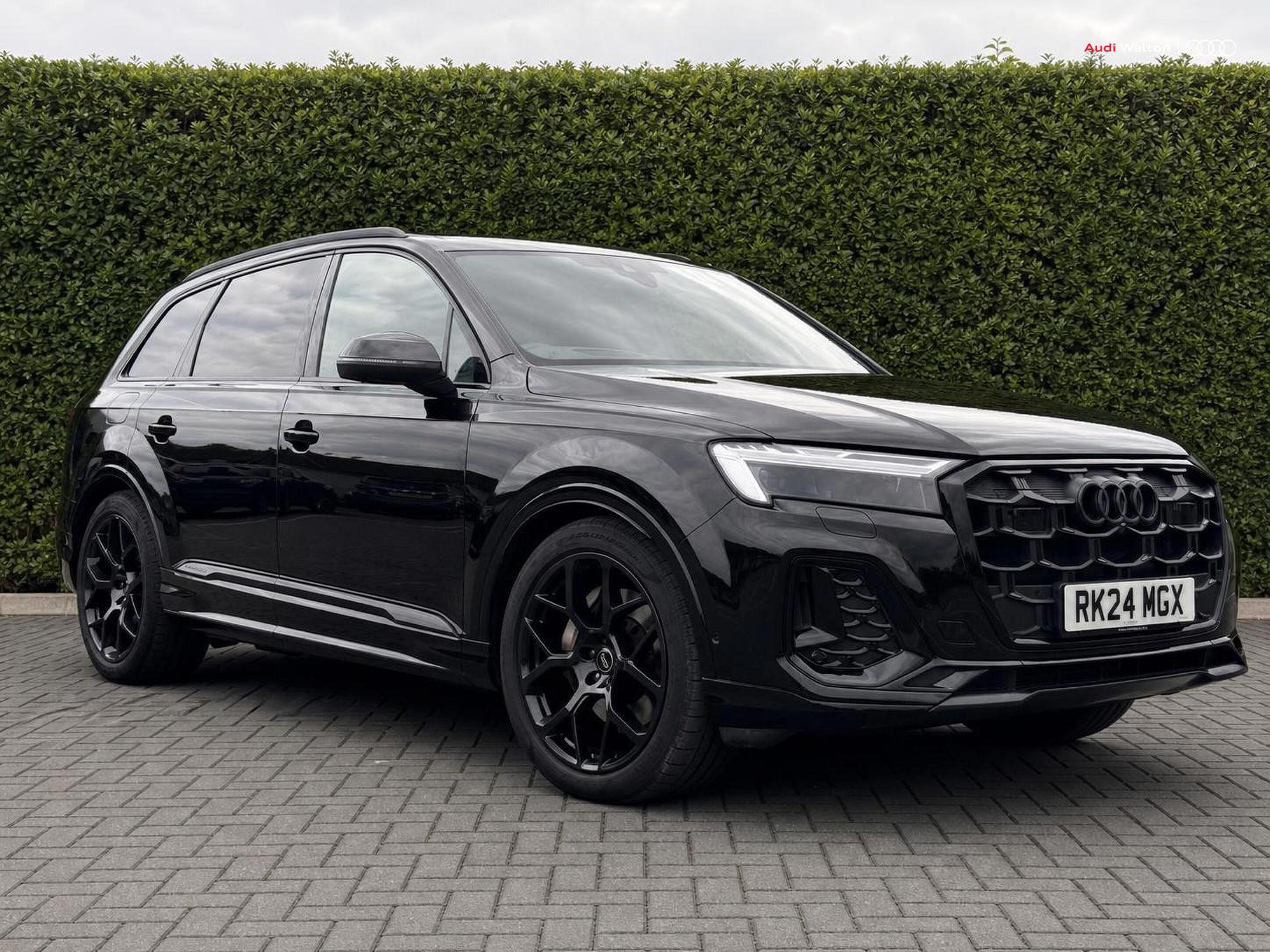 Main listing image - Audi Q7