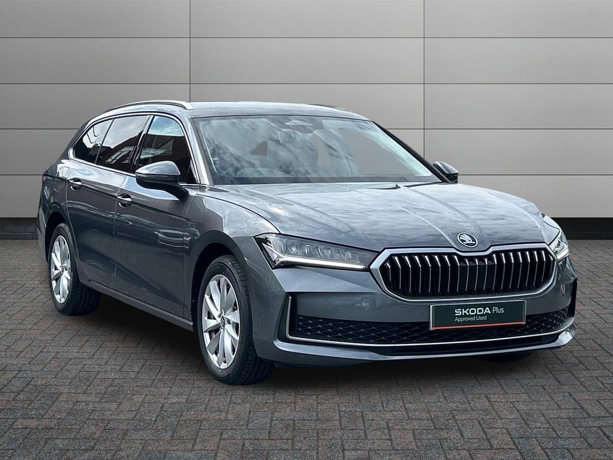 Main listing image - Skoda Superb