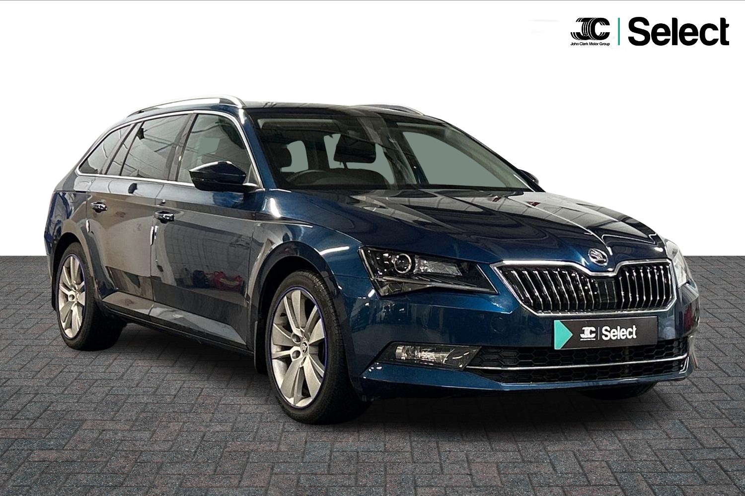 Main listing image - Skoda Superb Estate