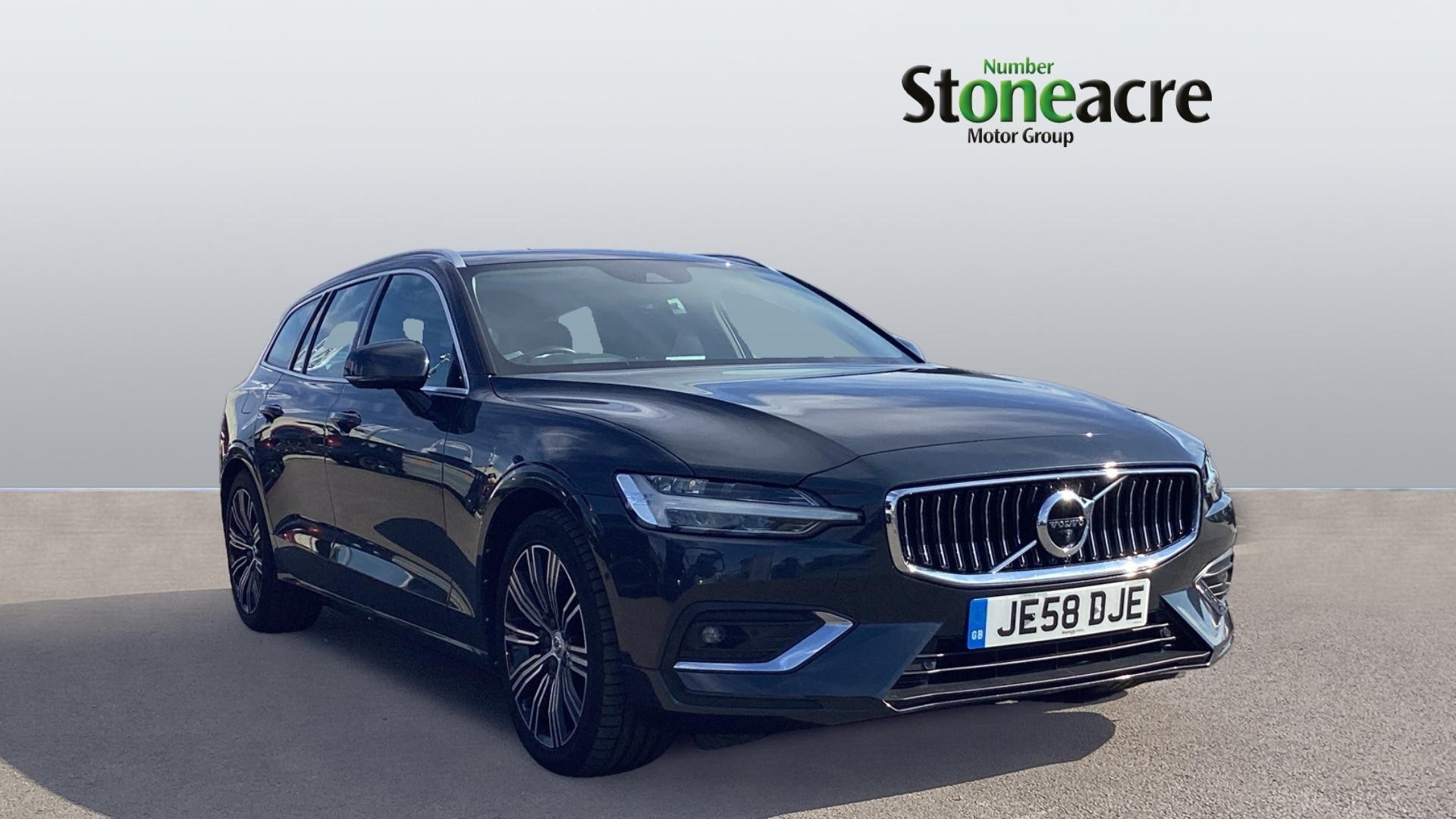 Main listing image - Volvo V60