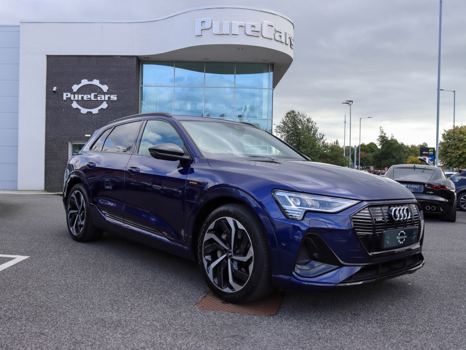 Main listing image - Audi e-tron