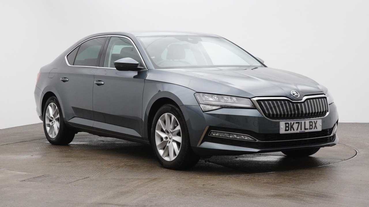 Main listing image - Skoda Superb