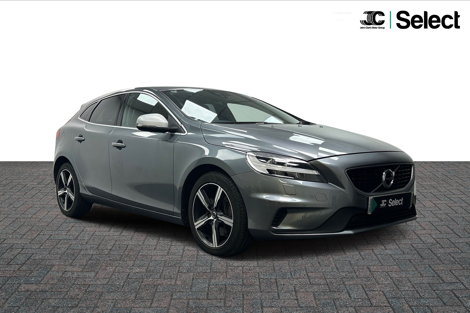 Main listing image - Volvo V40