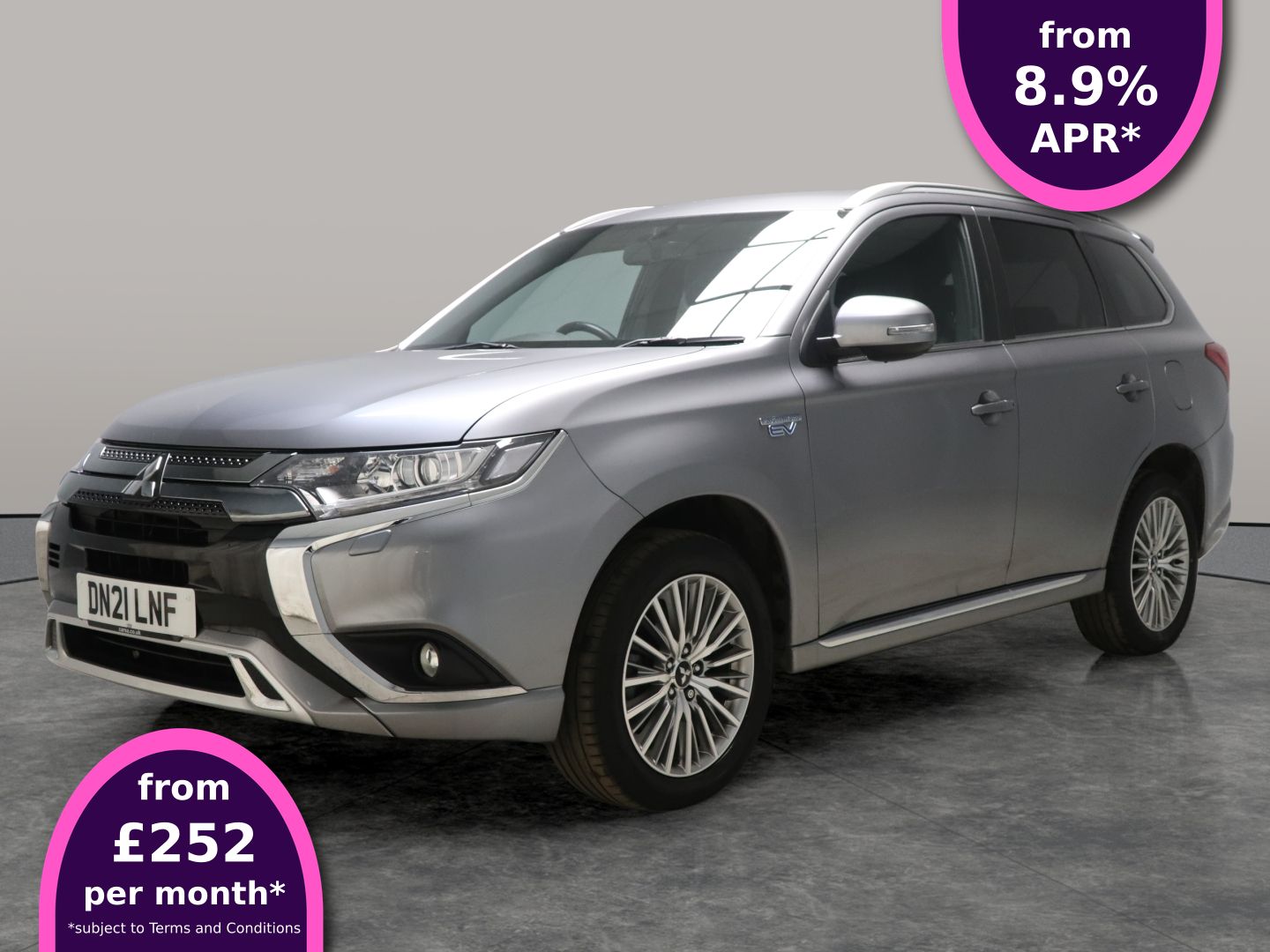 Main listing image - Mitsubishi Outlander