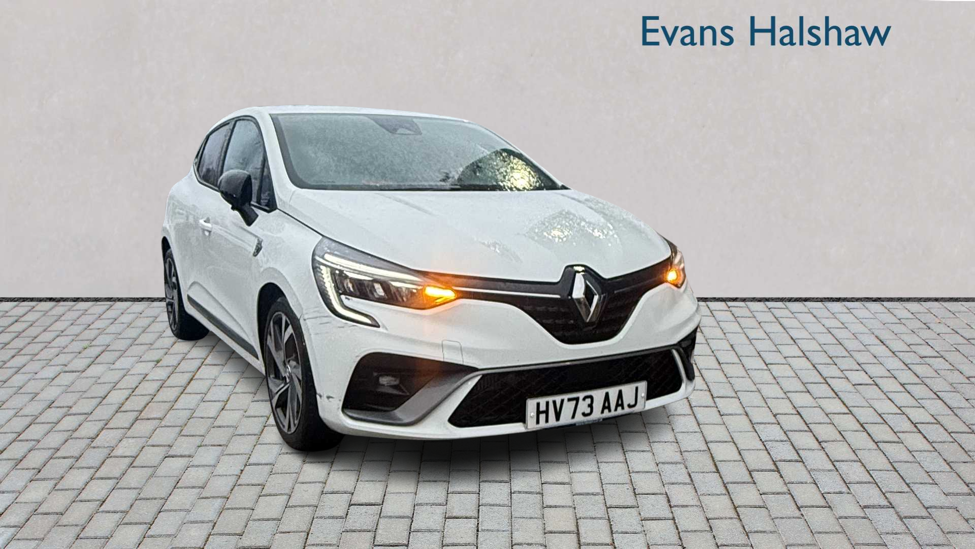 Main listing image - Renault Clio
