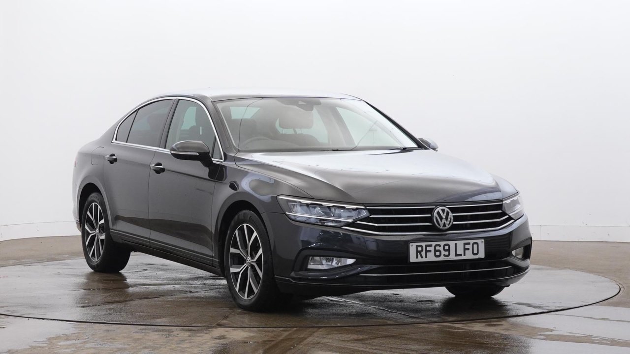 Main listing image - Volkswagen Passat