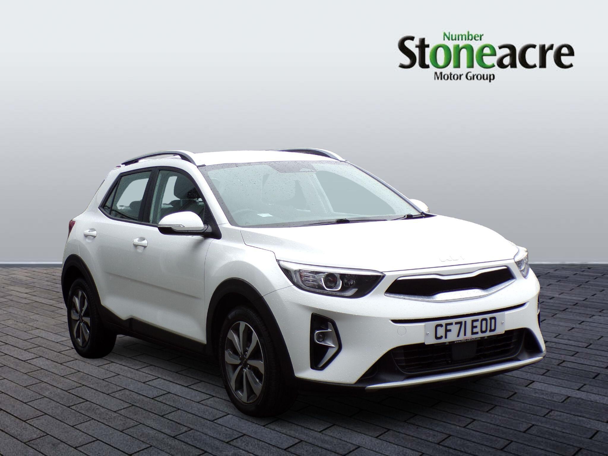 Main listing image - Kia Stonic