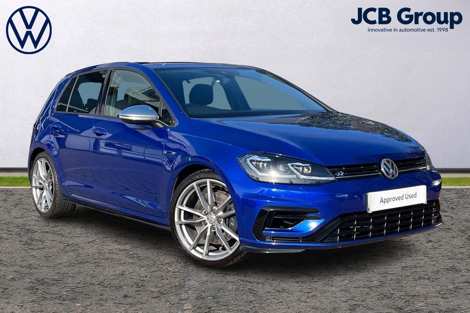 Main listing image - Volkswagen Golf