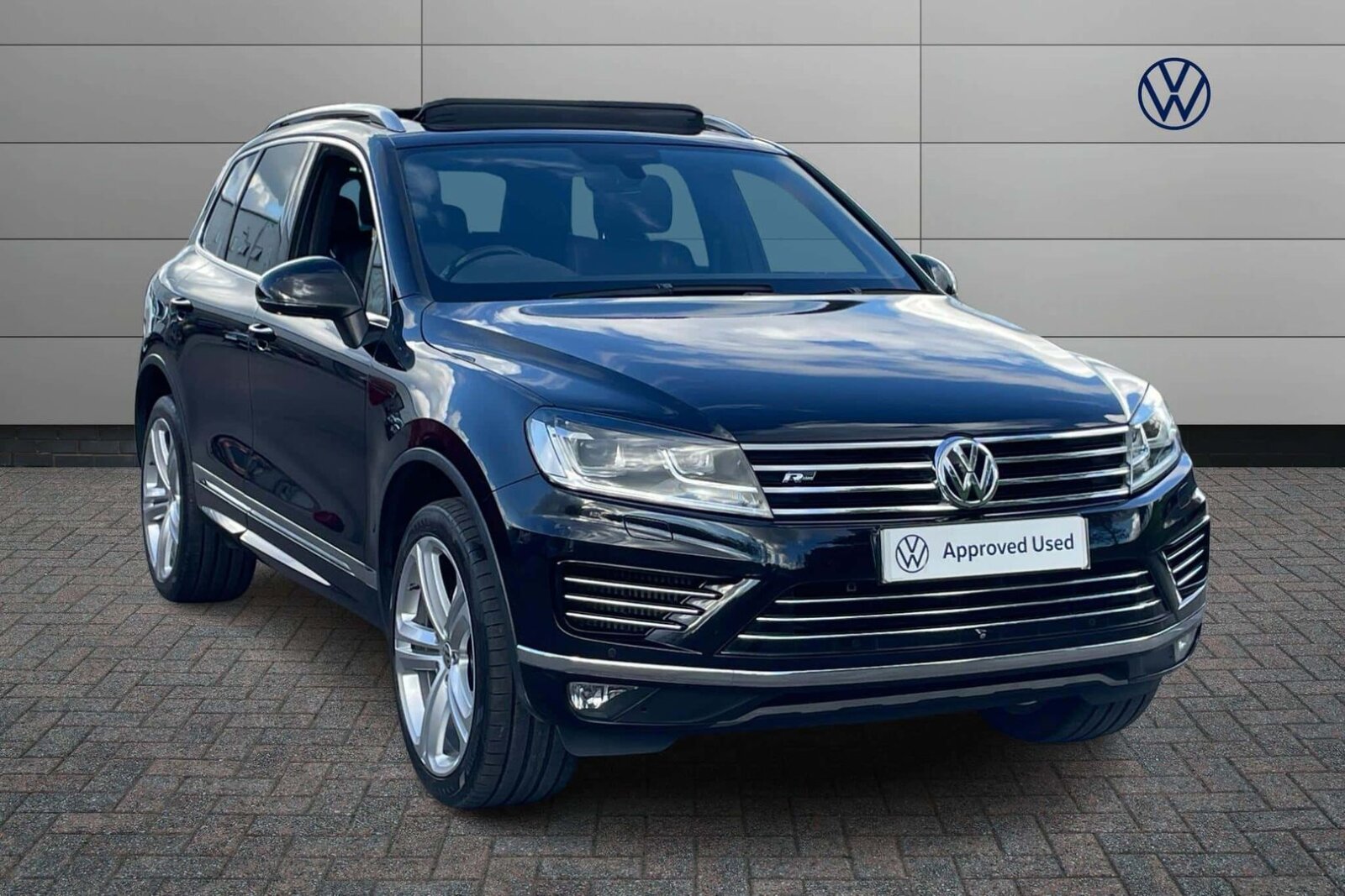 Main listing image - Volkswagen Touareg