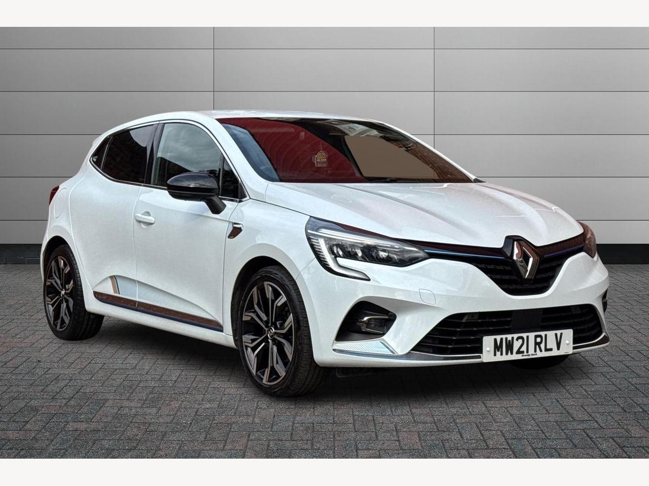 Main listing image - Renault Clio