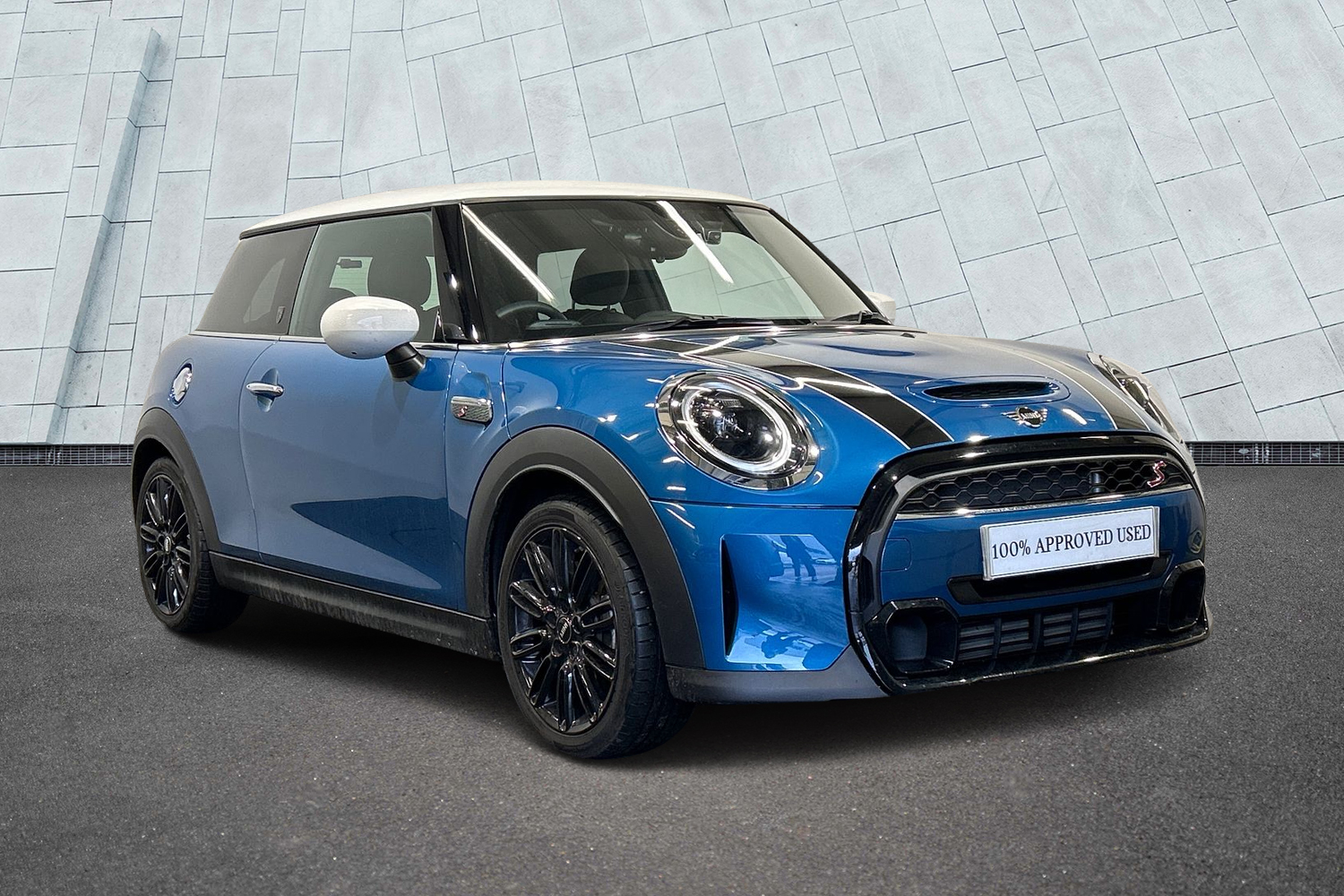 Main listing image - MINI Hatchback