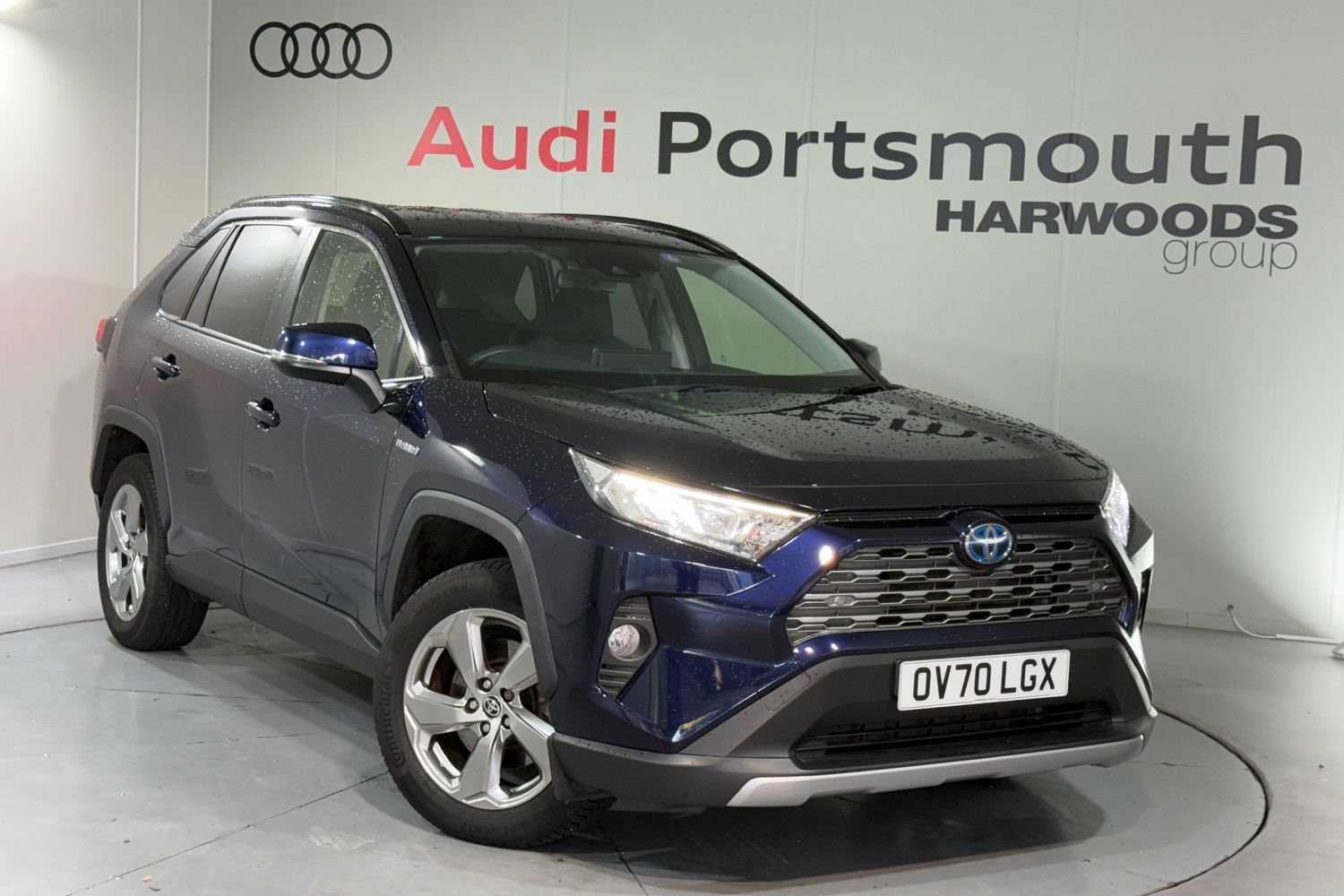 Main listing image - Toyota RAV4