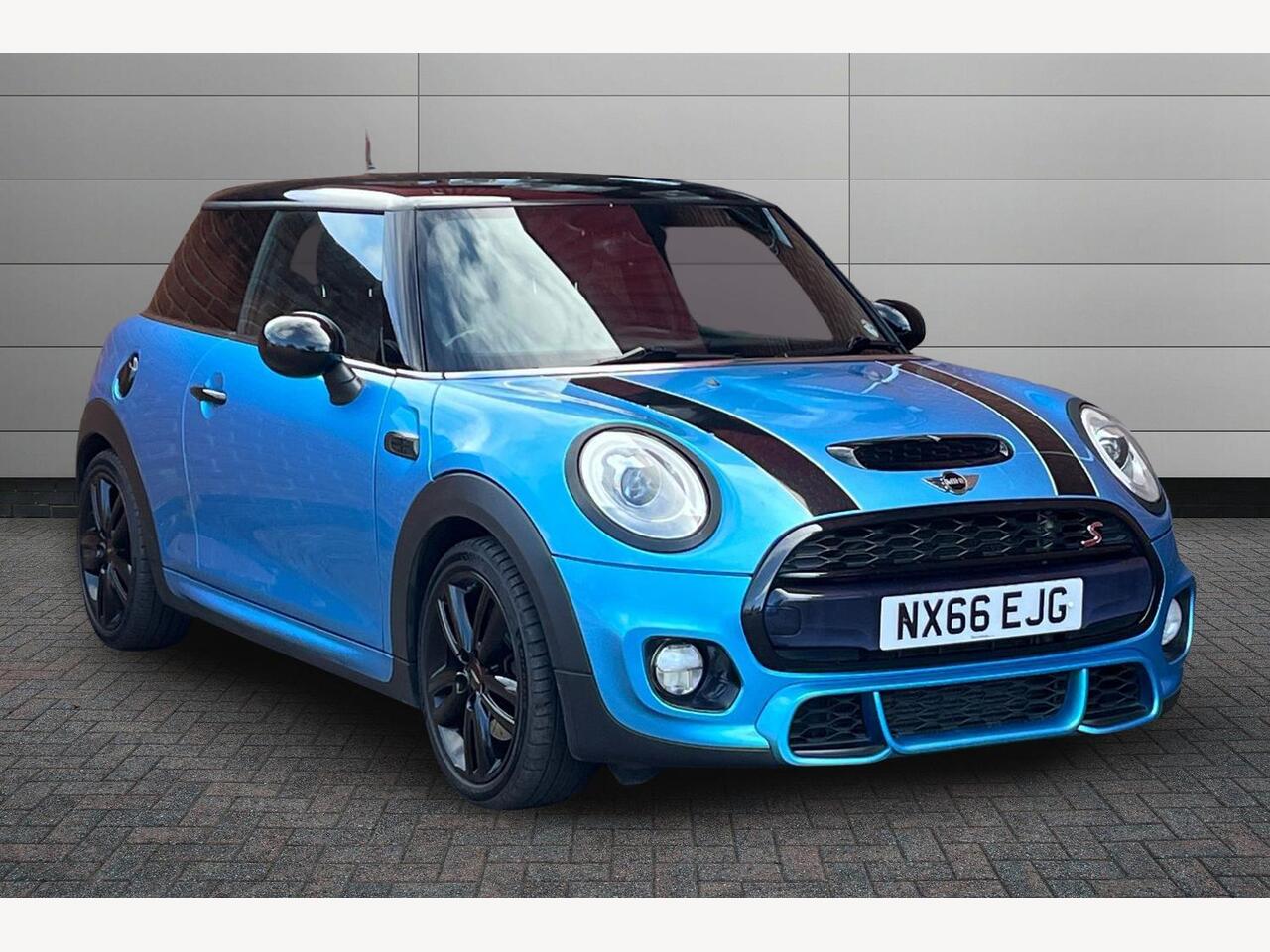 Main listing image - MINI Hatchback