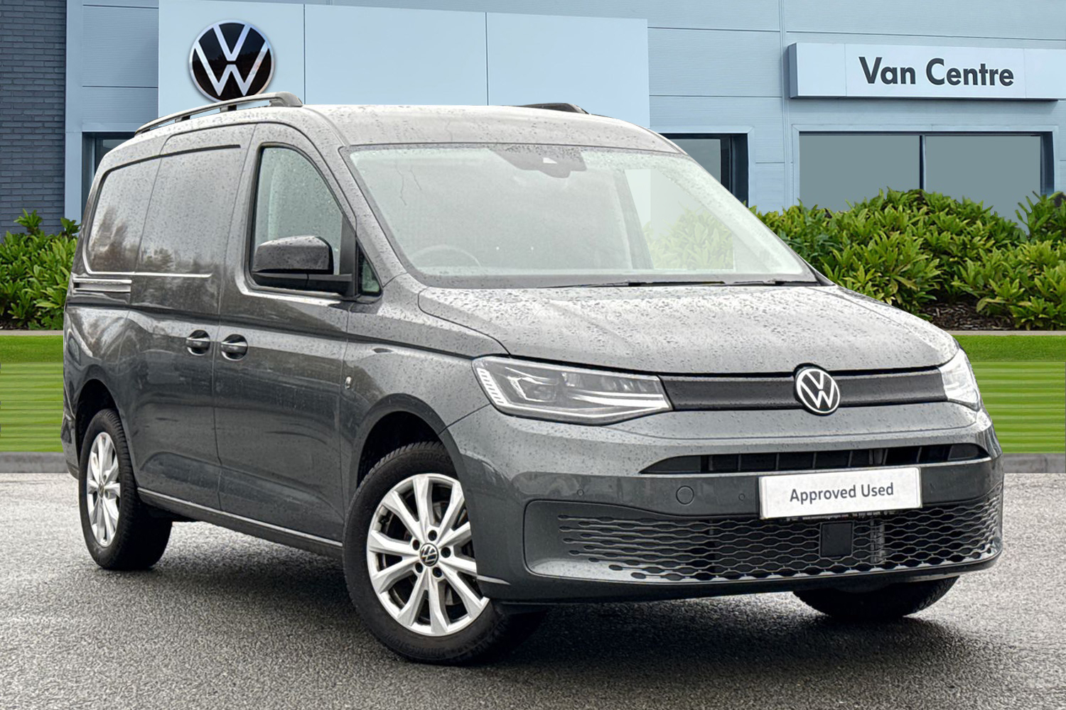 Main listing image - Volkswagen Caddy Maxi