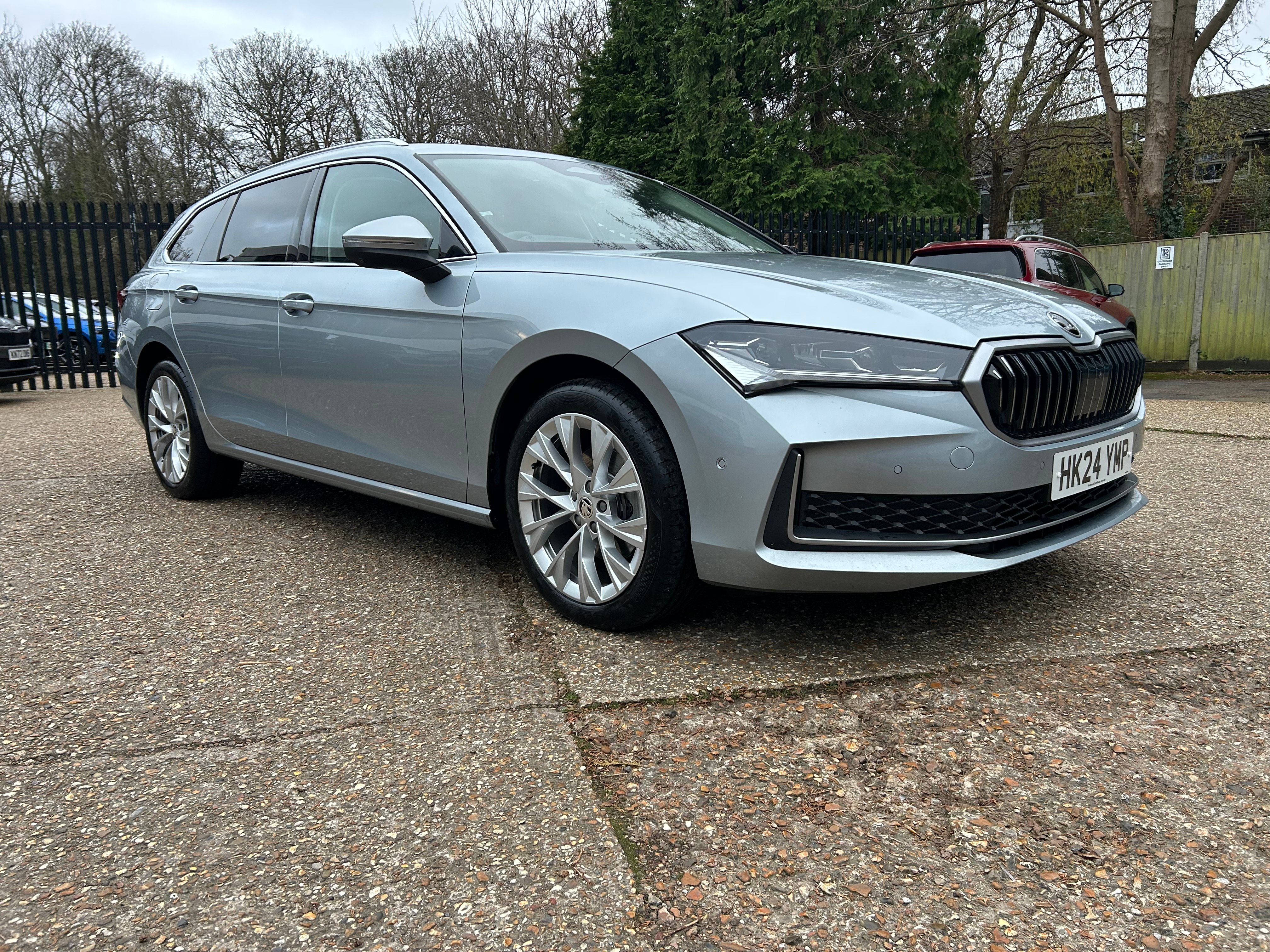 Main listing image - Skoda Superb Estate