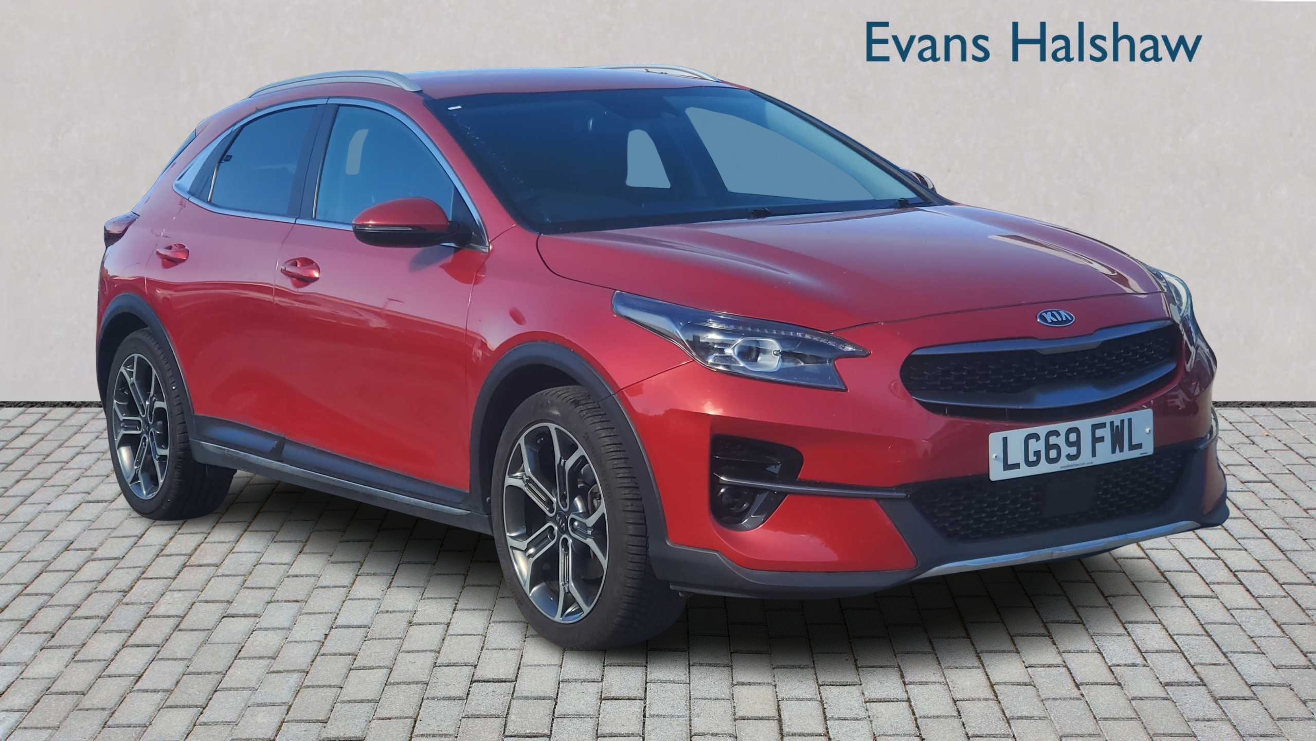 Main listing image - Kia XCeed