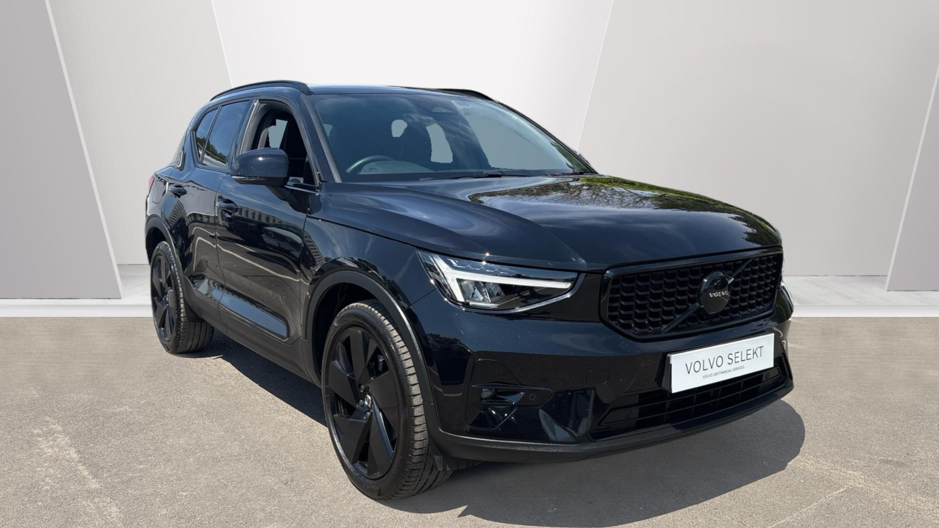 Main listing image - Volvo XC40