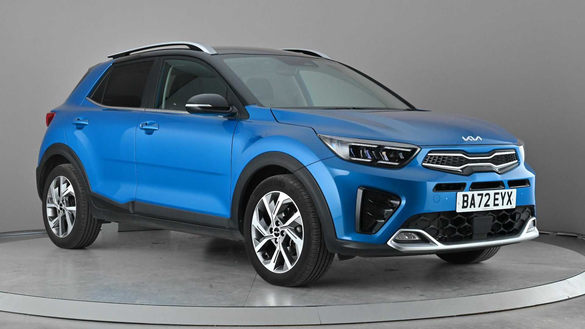 Main listing image - Kia Stonic