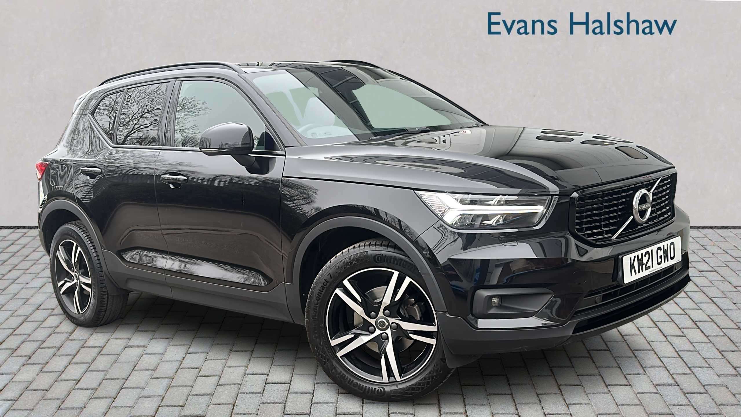 Main listing image - Volvo XC40