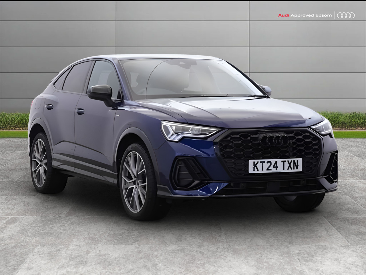 Main listing image - Audi Q3