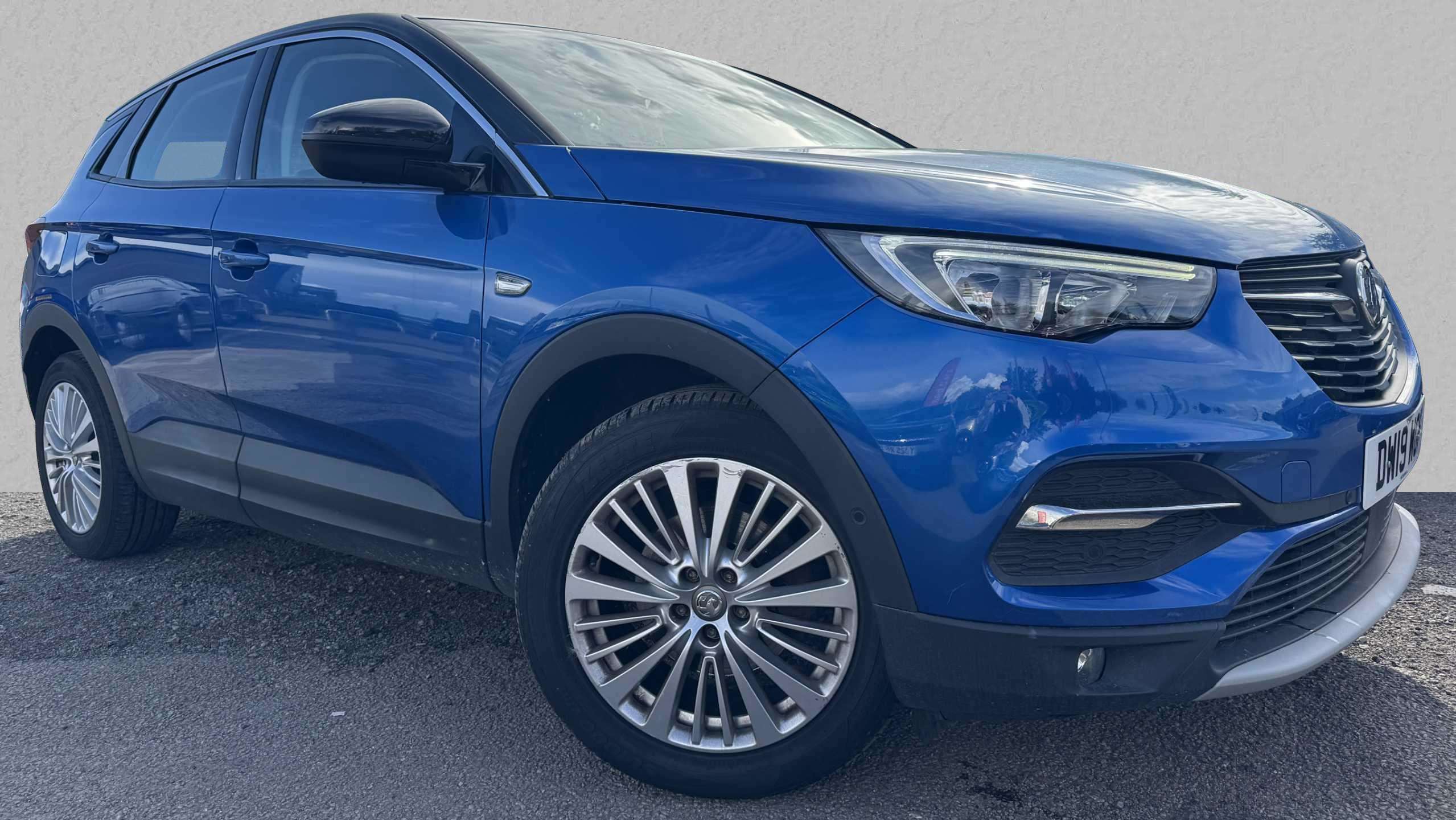Main listing image - Vauxhall Grandland X