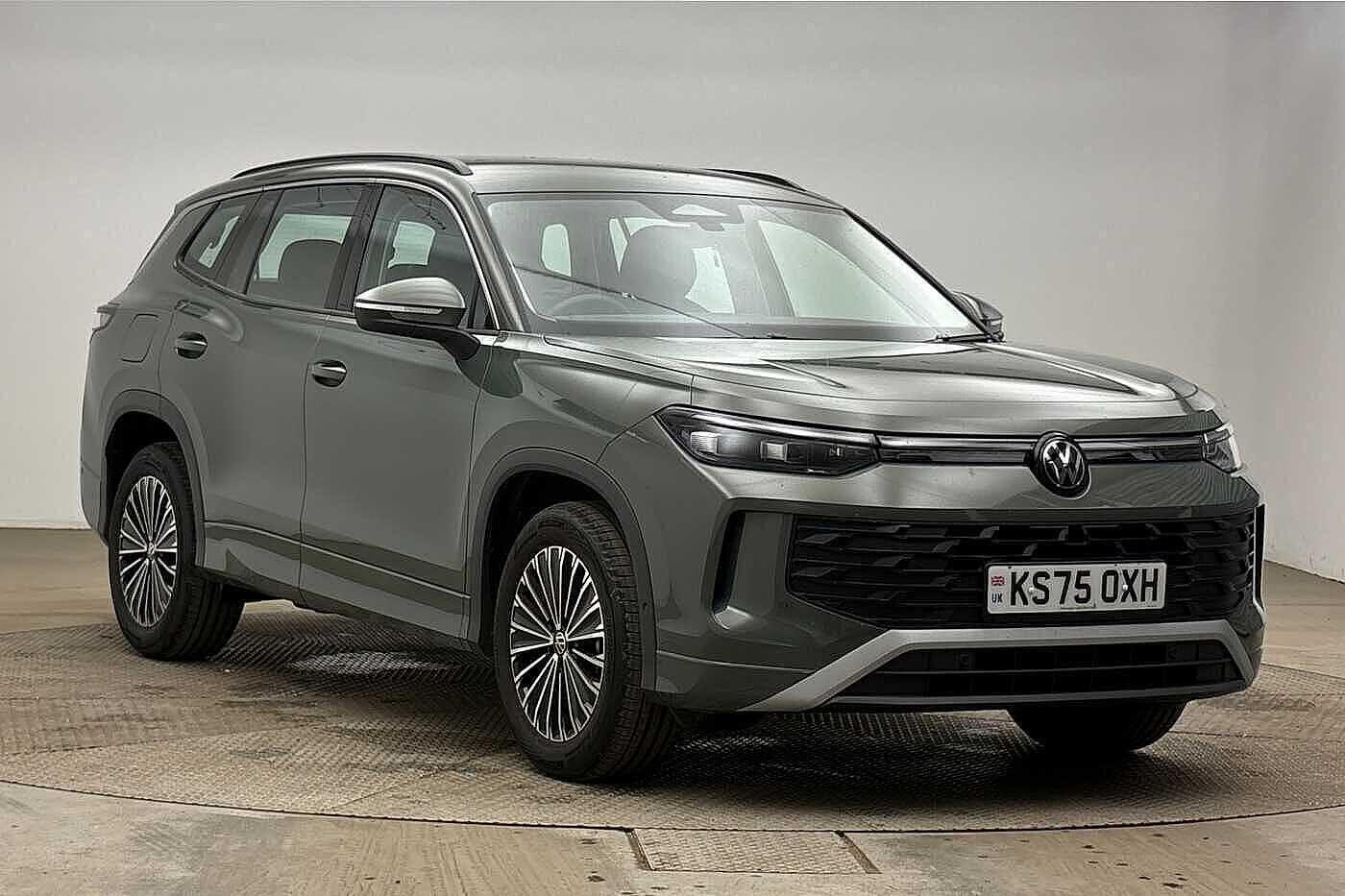 Main listing image - Volkswagen Tayron