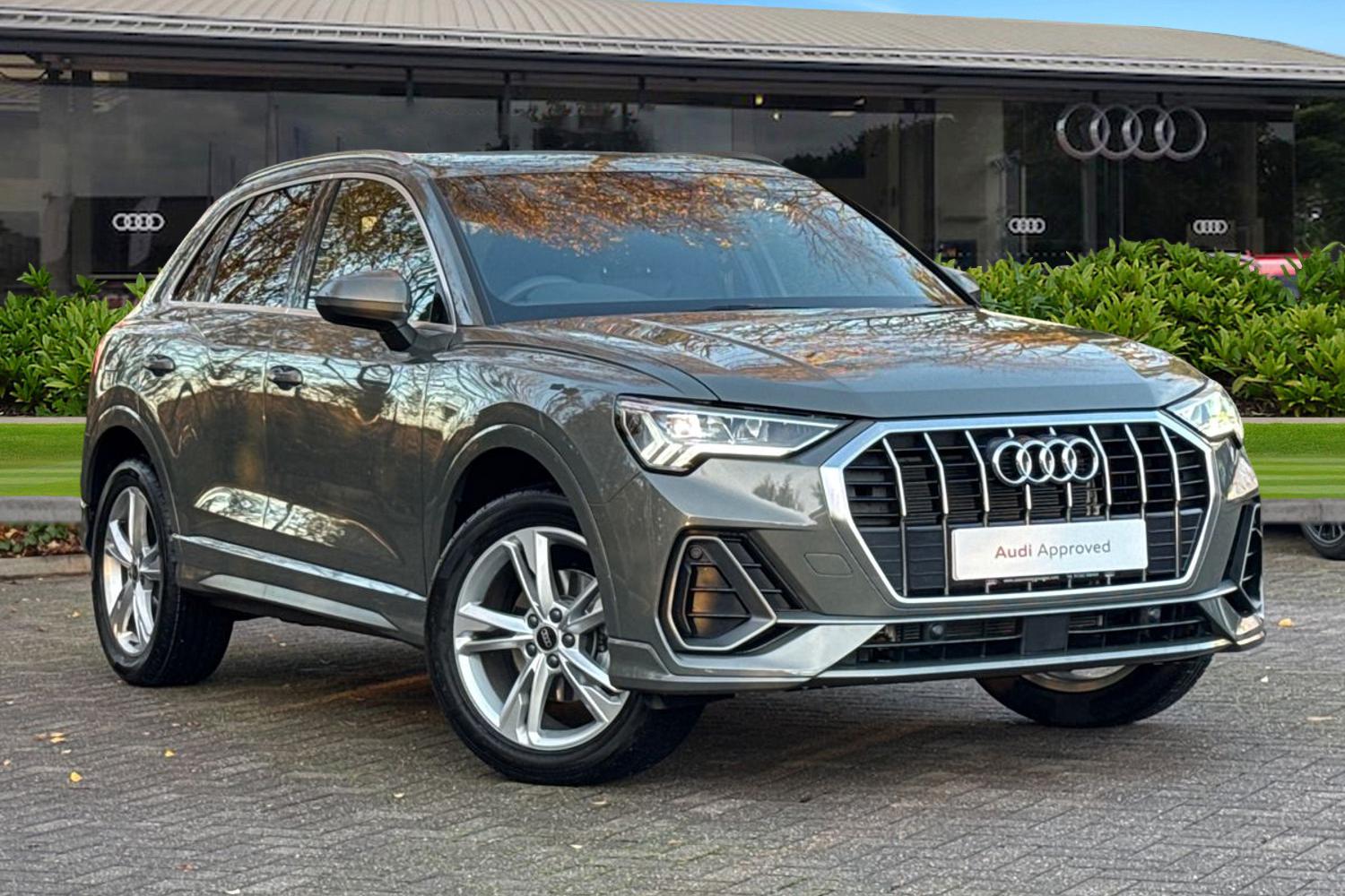 Main listing image - Audi Q3