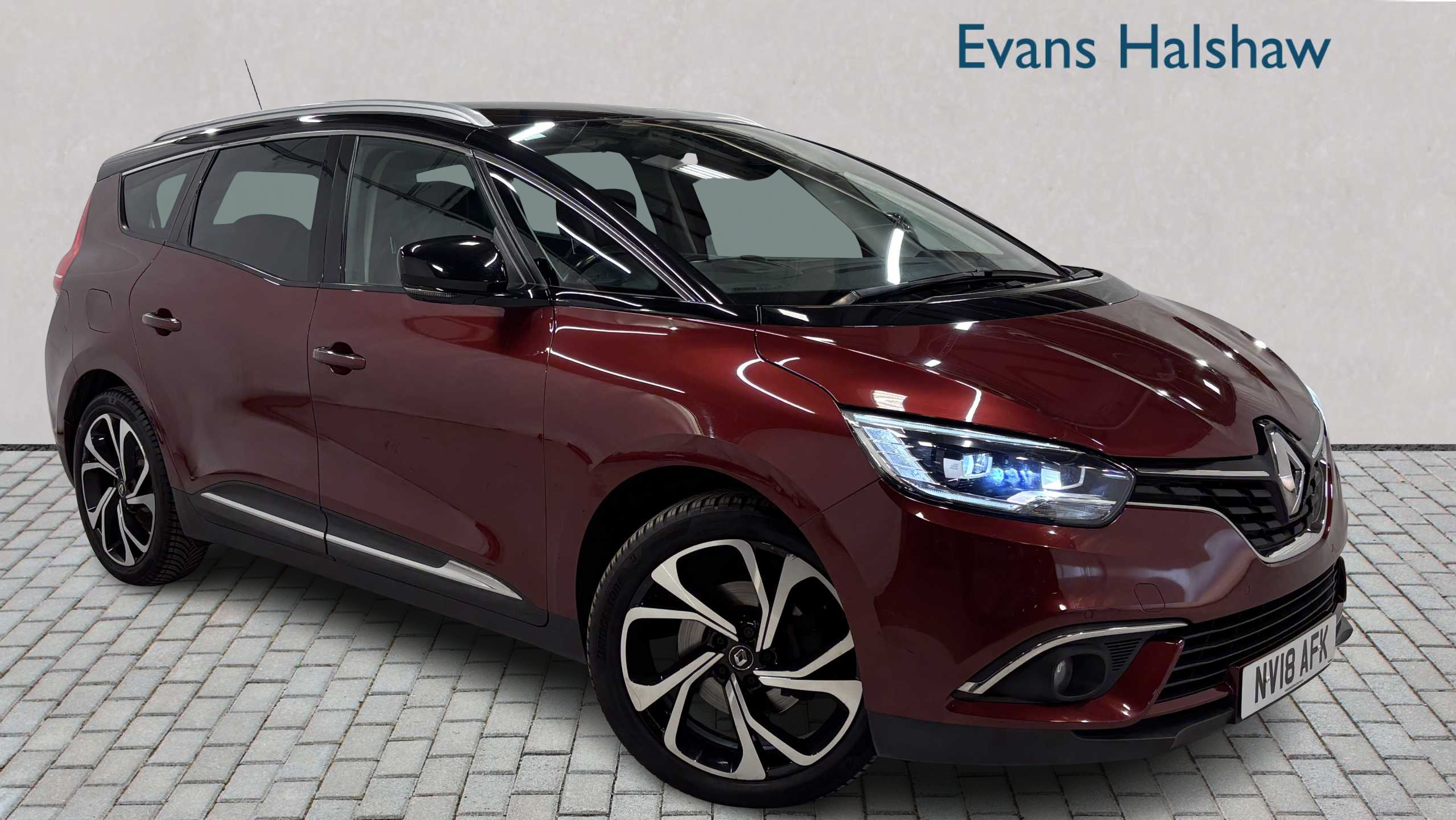 Main listing image - Renault Grand Scenic