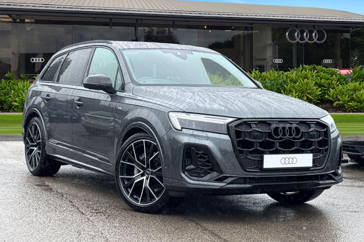 Main listing image - Audi Q7