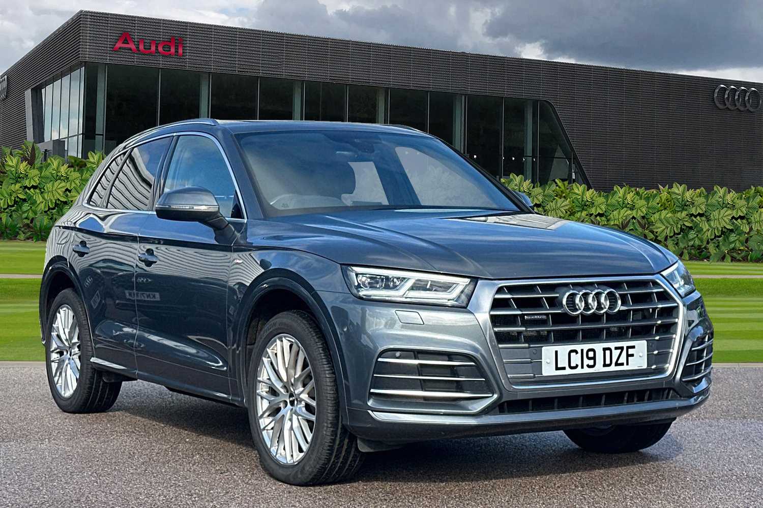 Main listing image - Audi Q5