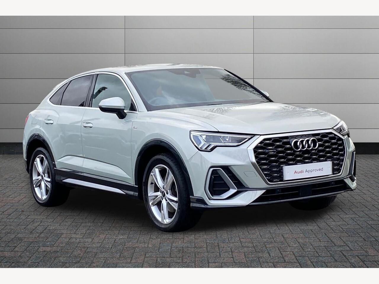 Main listing image - Audi Q3