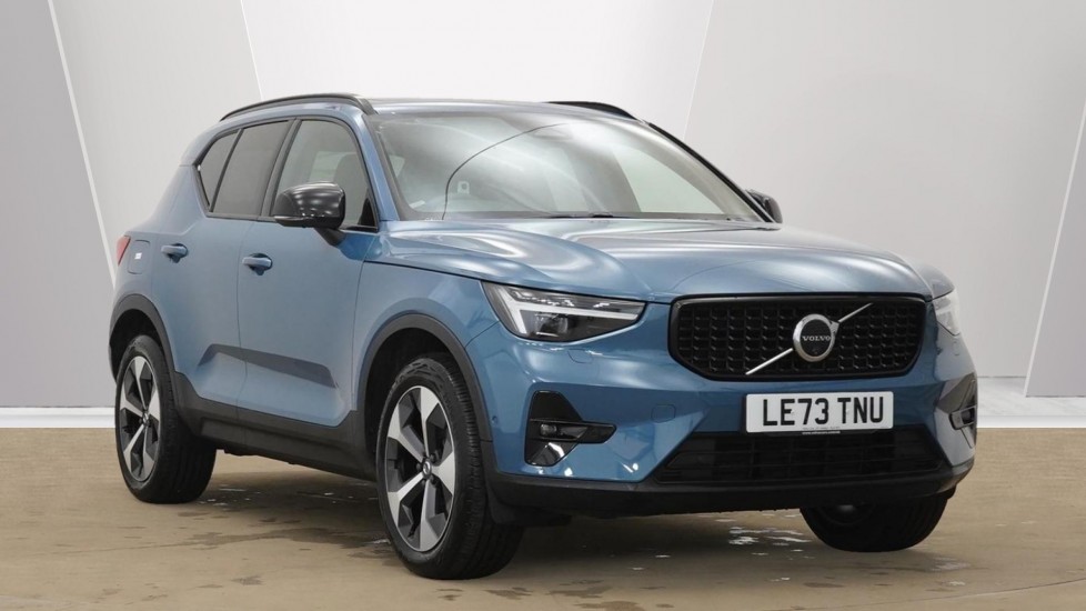 Main listing image - Volvo XC40