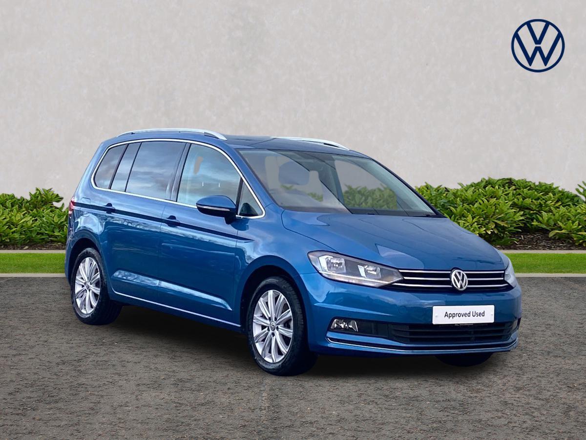 Main listing image - Volkswagen Touran
