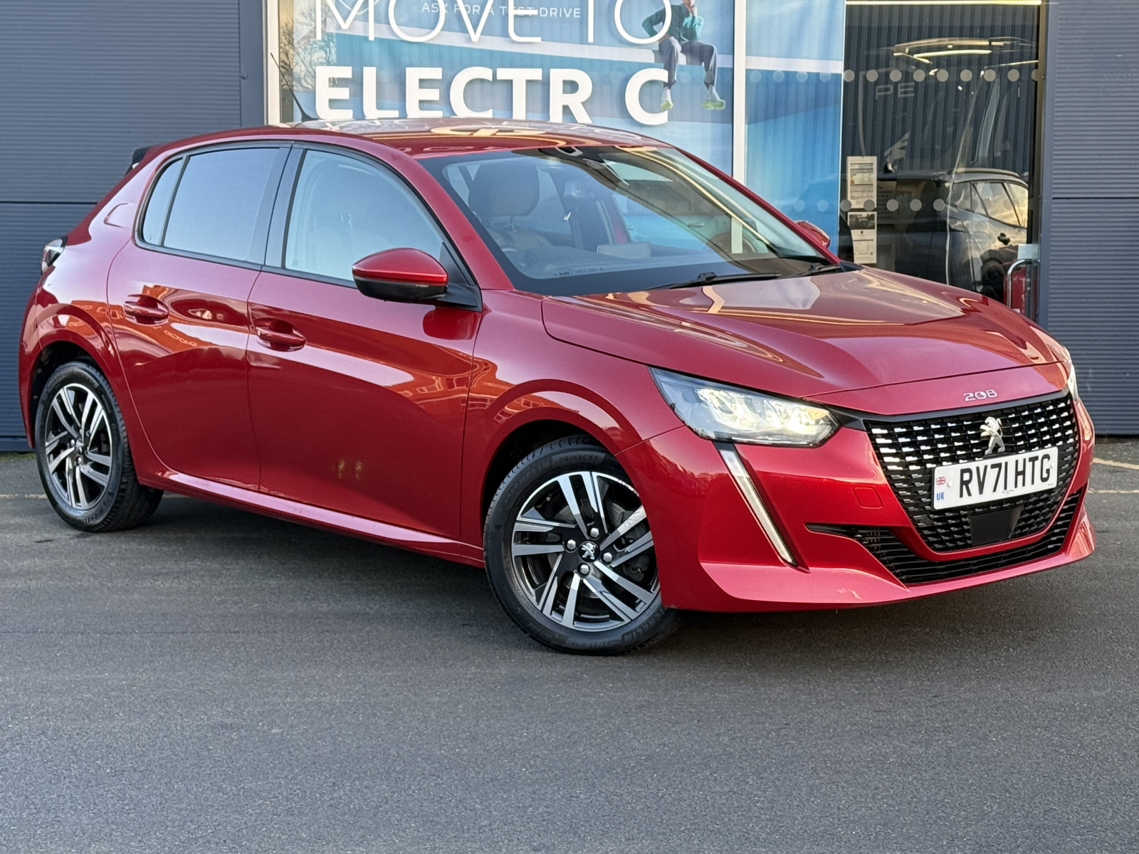 Main listing image - Peugeot 208