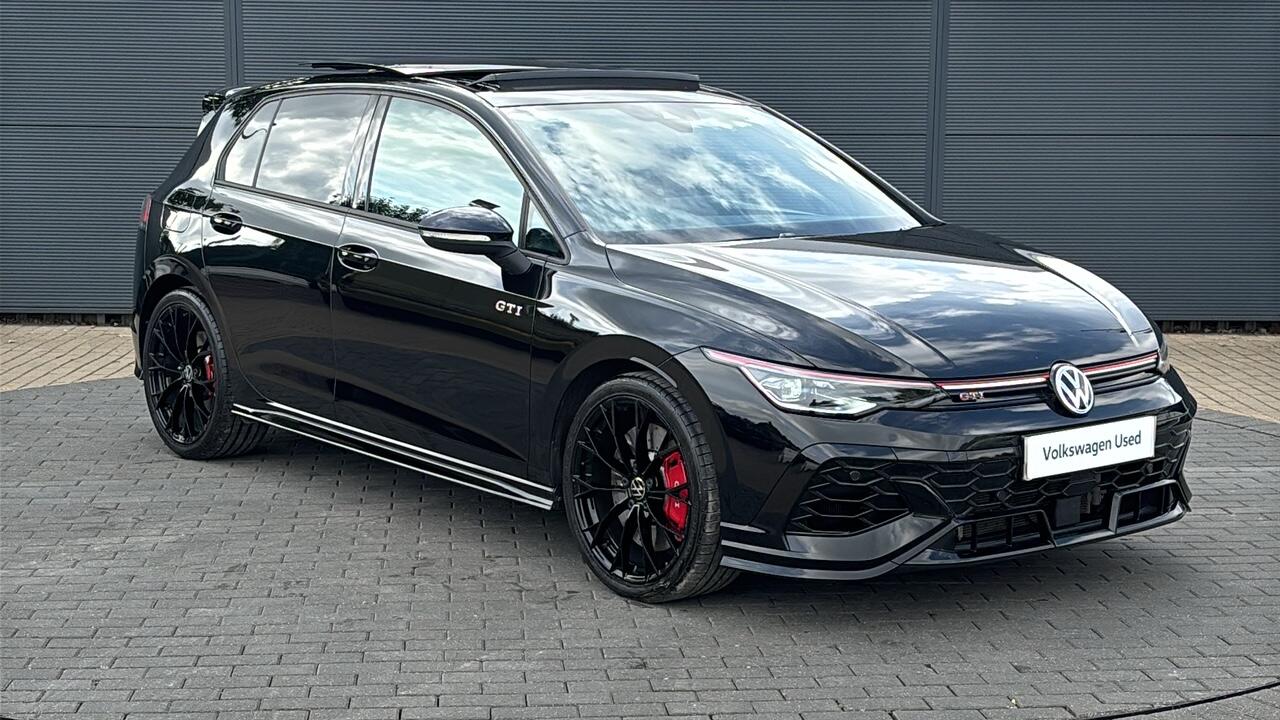 Main listing image - Volkswagen Golf