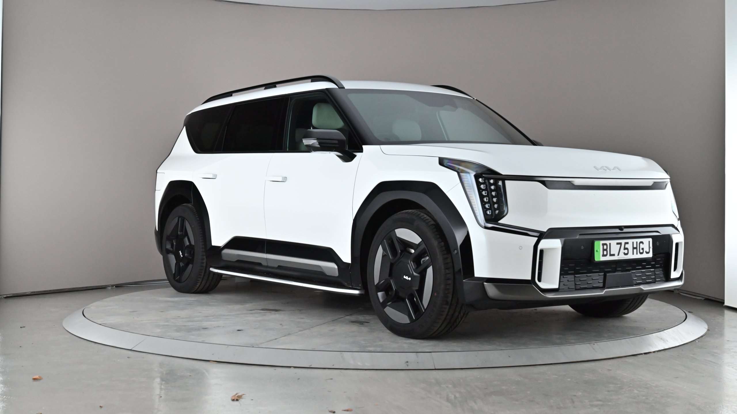 Main listing image - Kia EV9