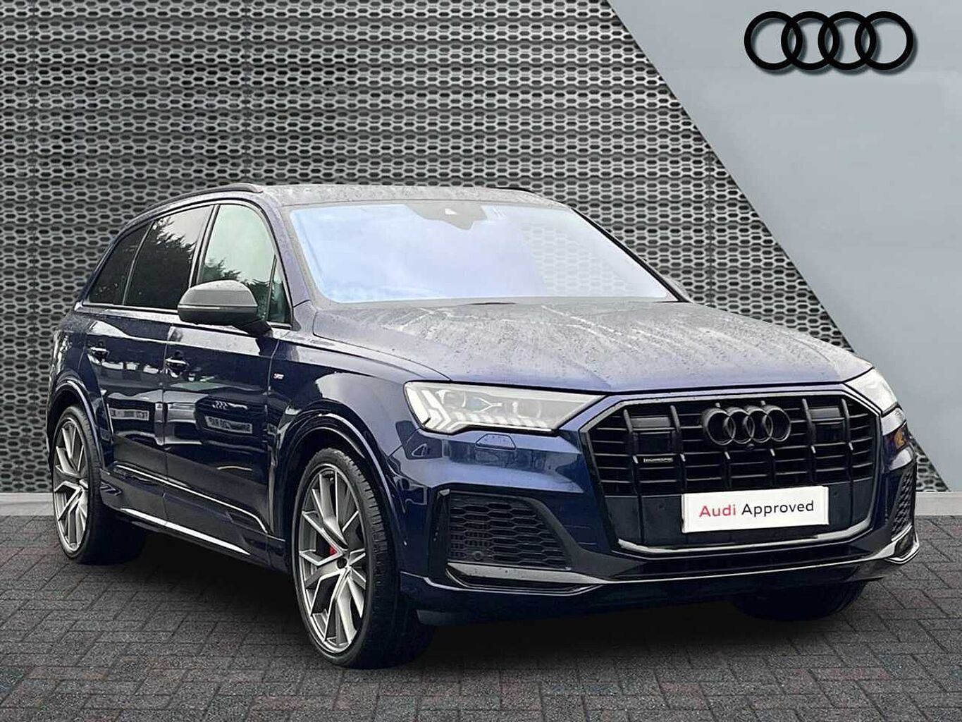 Main listing image - Audi Q7