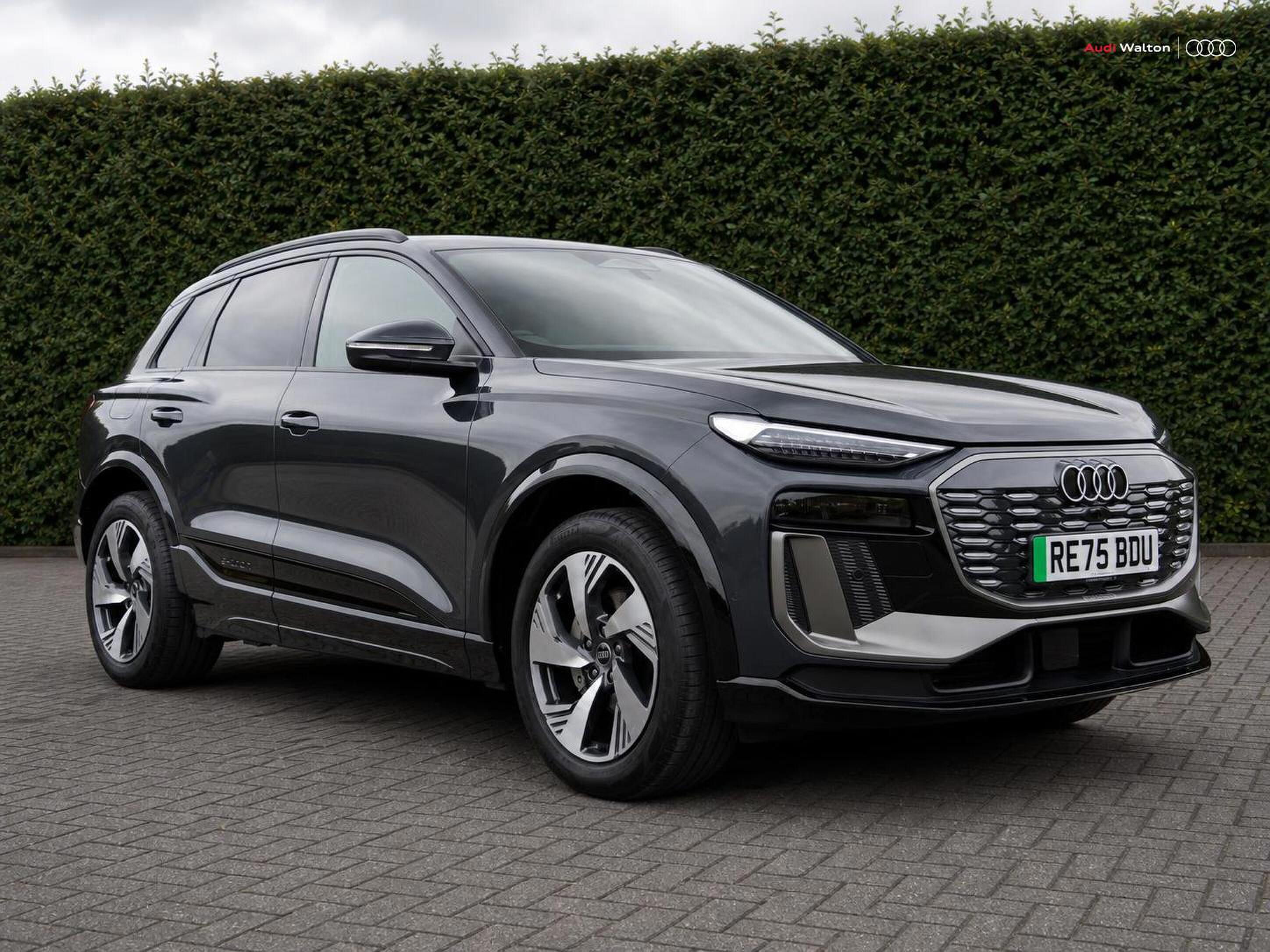 Main listing image - Audi Q6