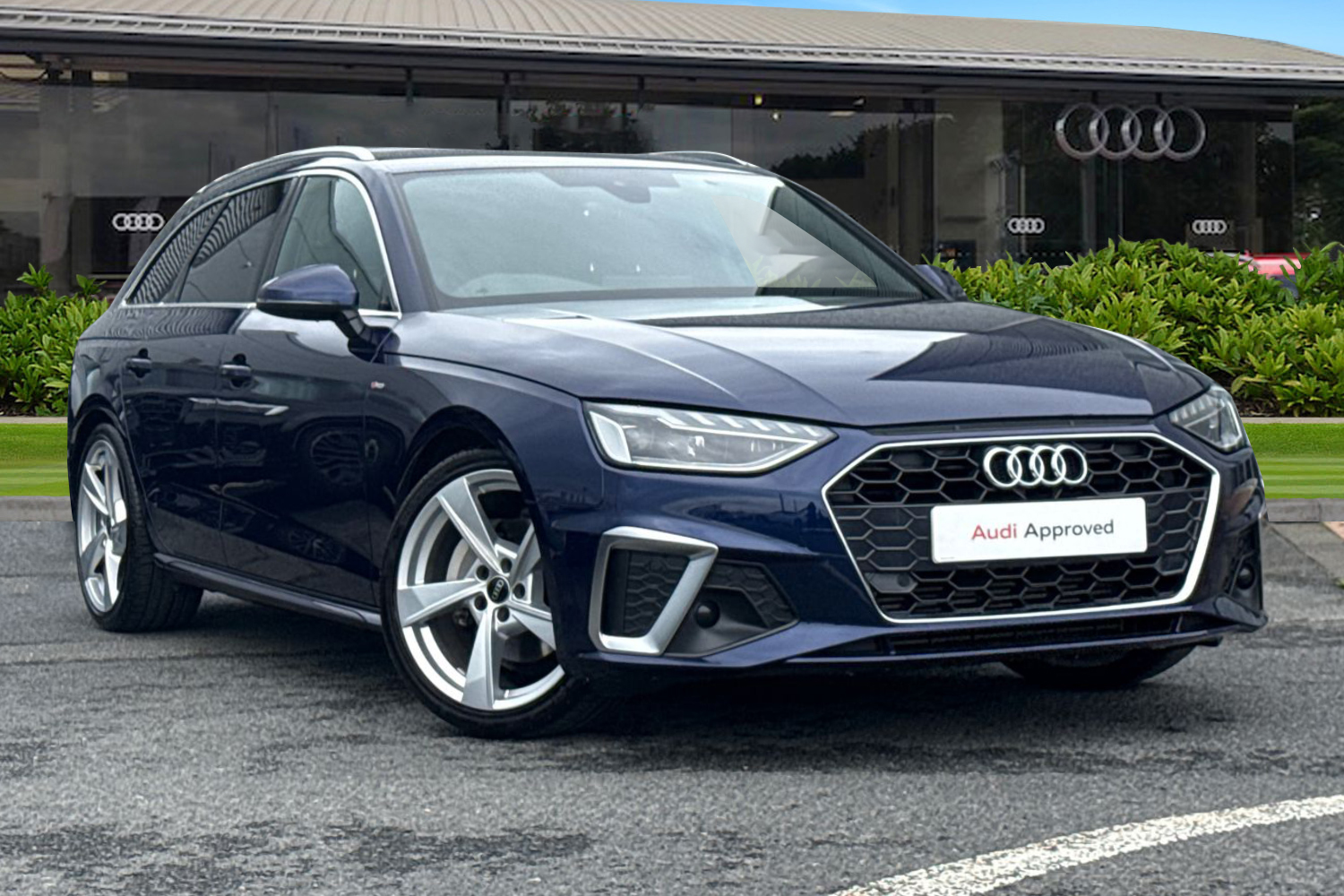 Main listing image - Audi A4