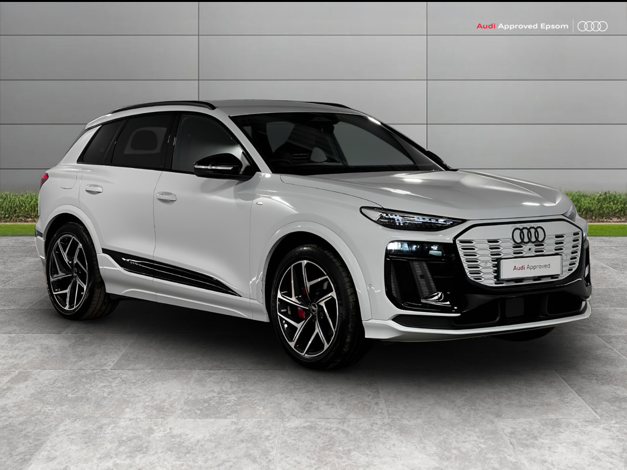 Main listing image - Audi Q6 e-tron