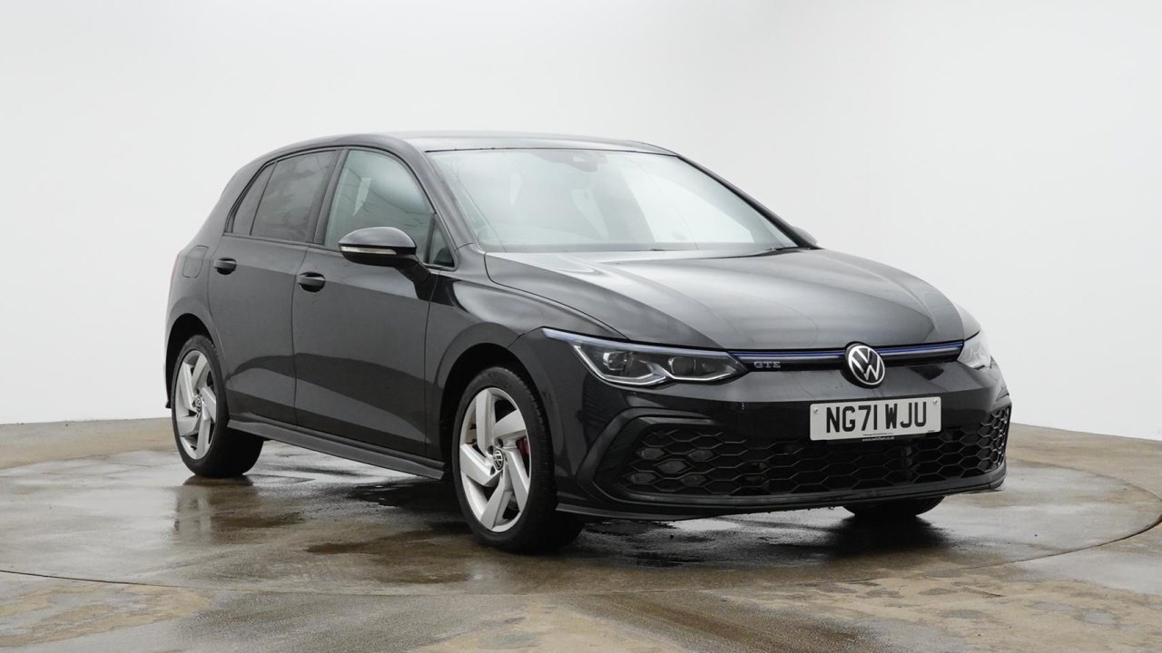 Main listing image - Volkswagen Golf GTE