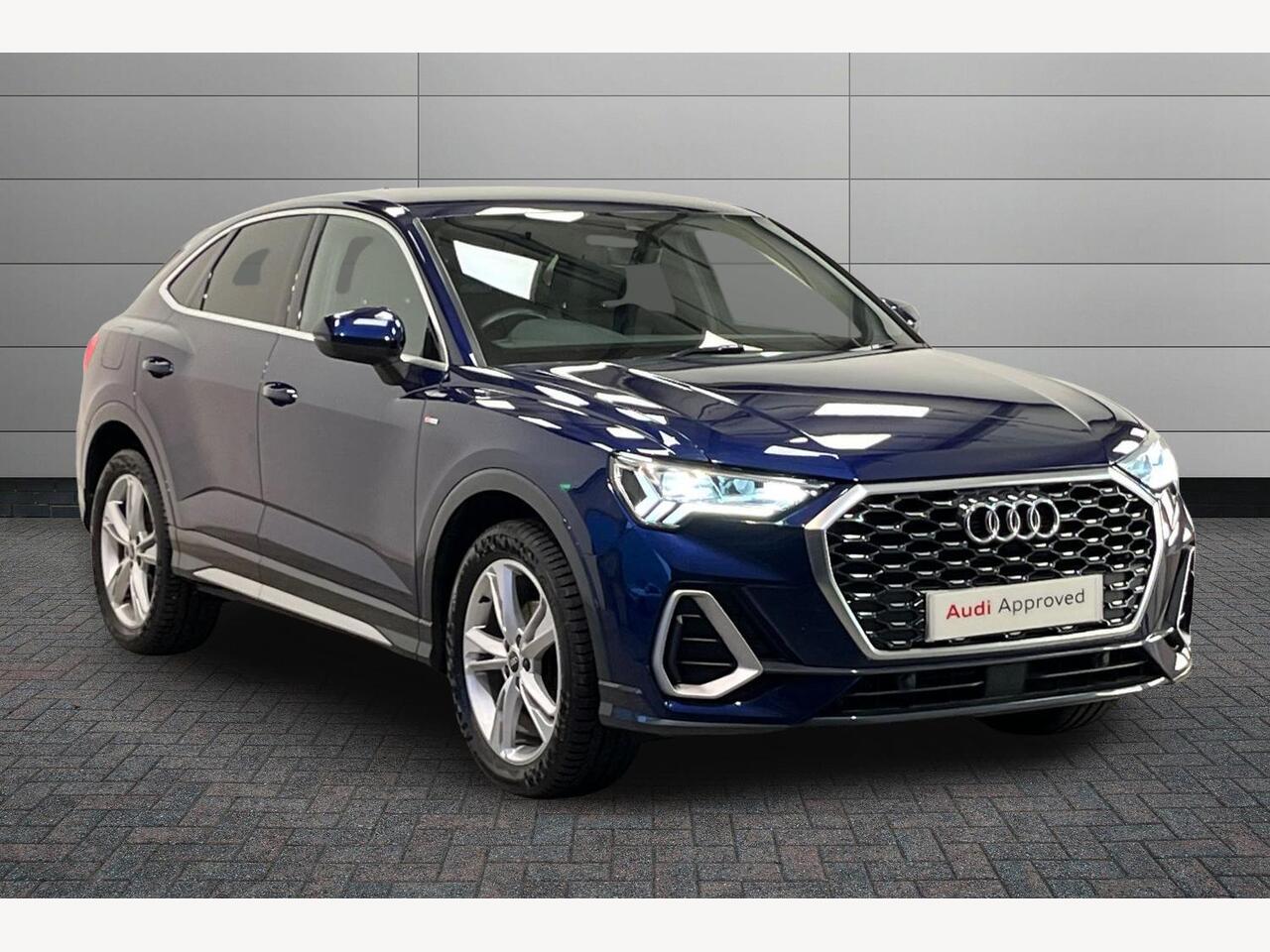 Main listing image - Audi Q3